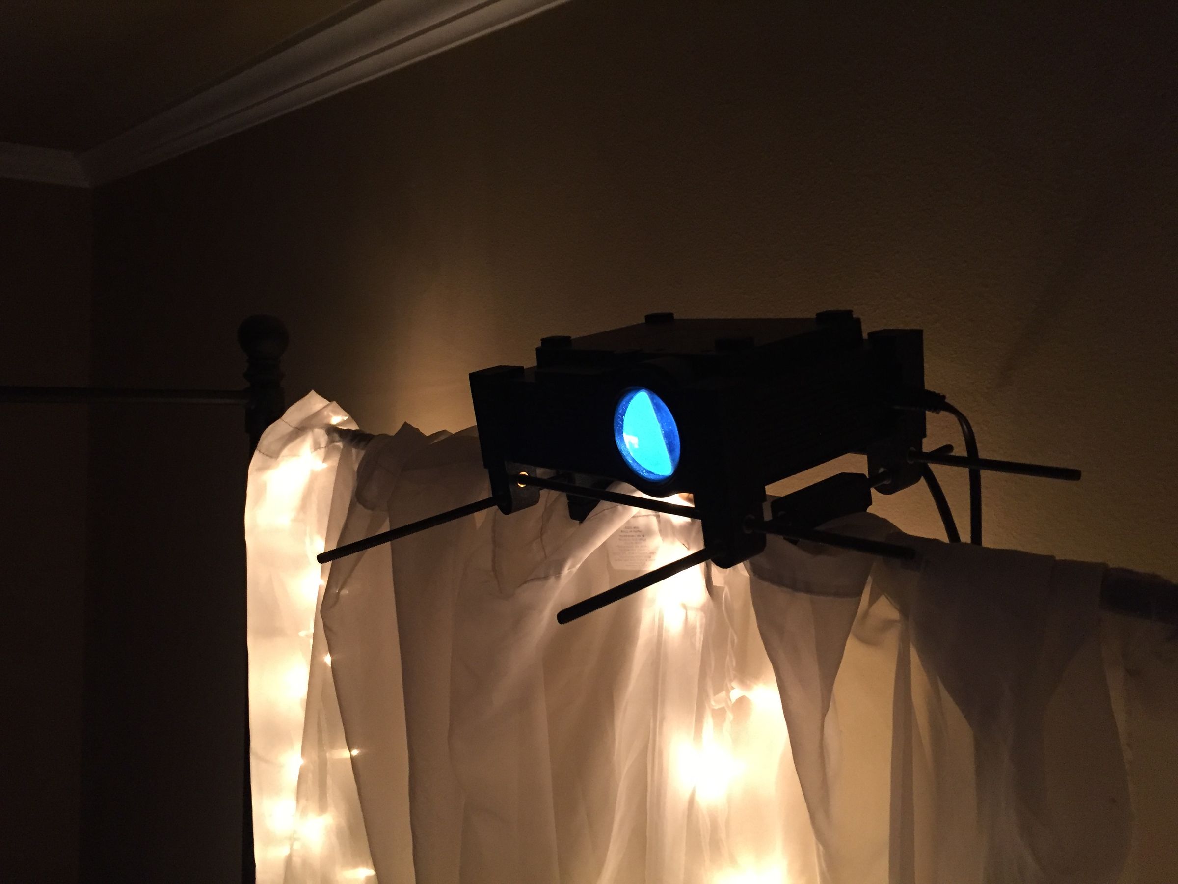 Home (Bed) Theater Minimalist/3D Printed Bed Theater 4 Steps