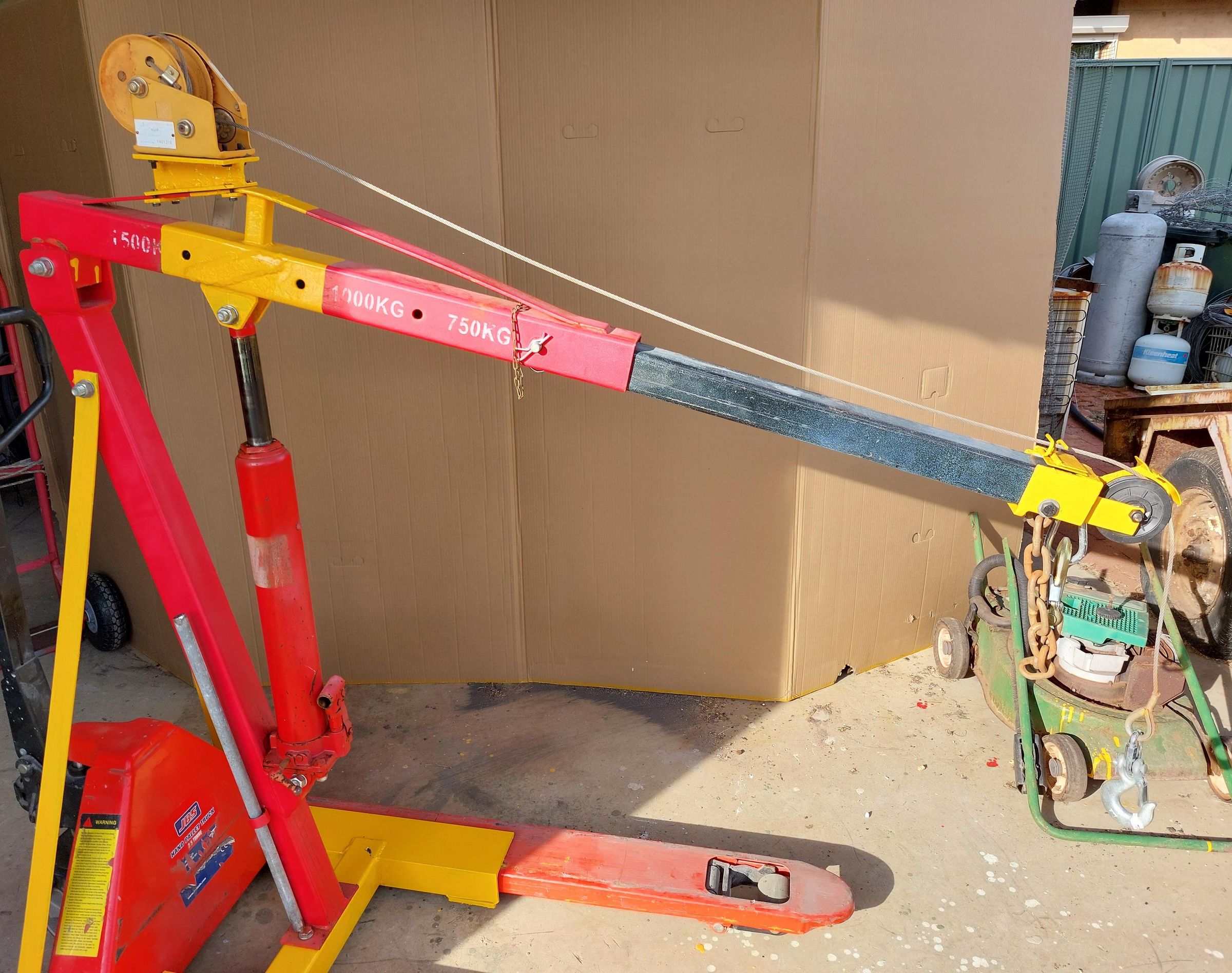 Versatile Workshop Crane - the Bitsa-crane Tool