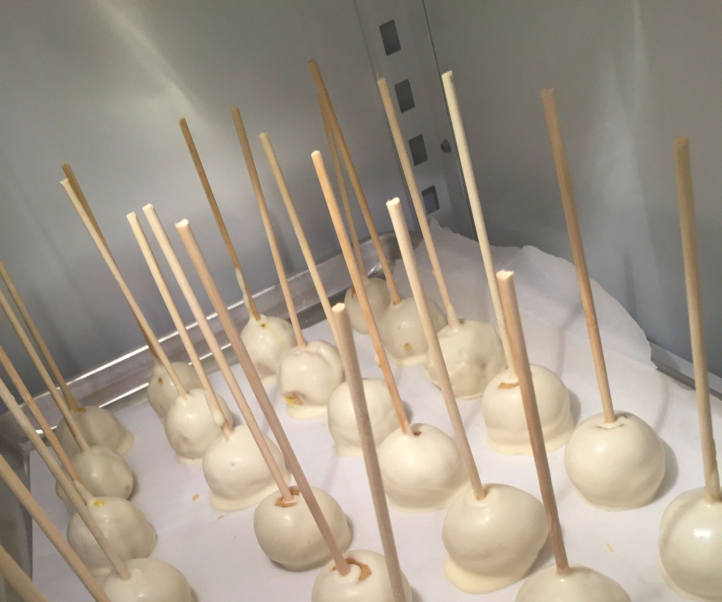 Make Cake Pops!