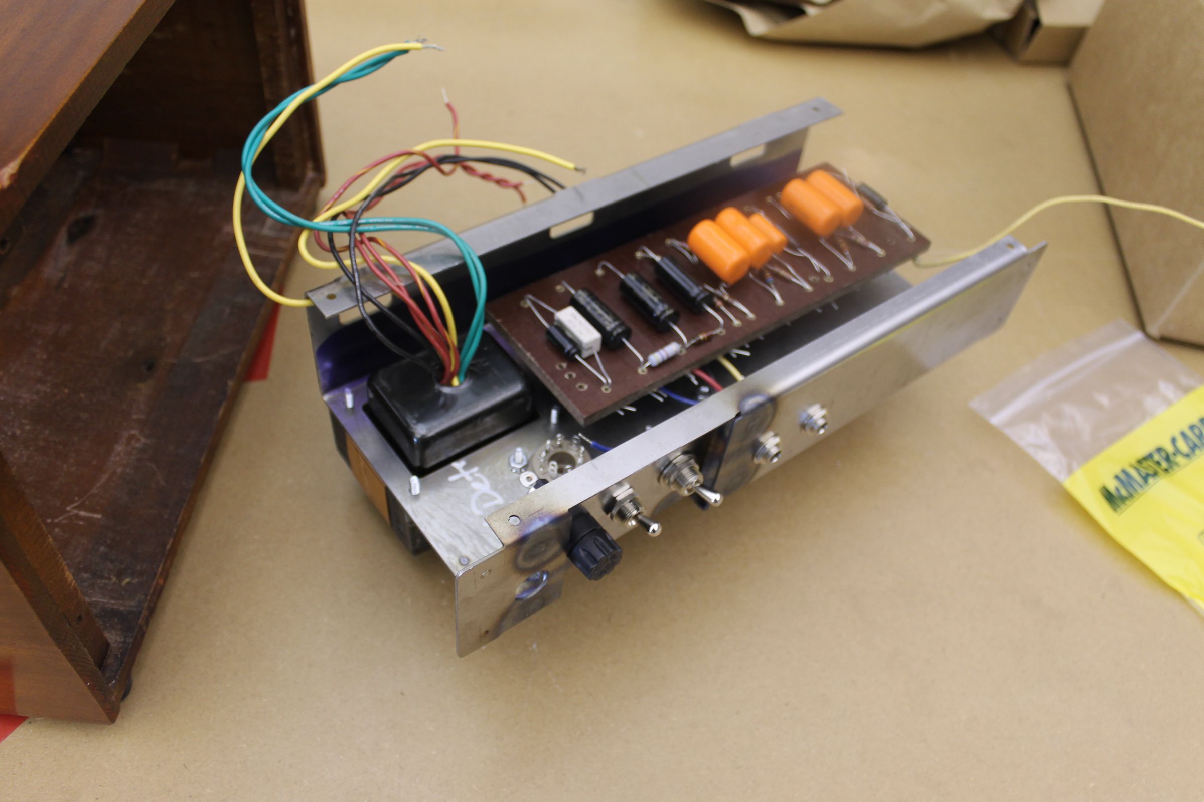 Make a Guitar Amplifier Chassis Out of Sheet Metal 8 Steps