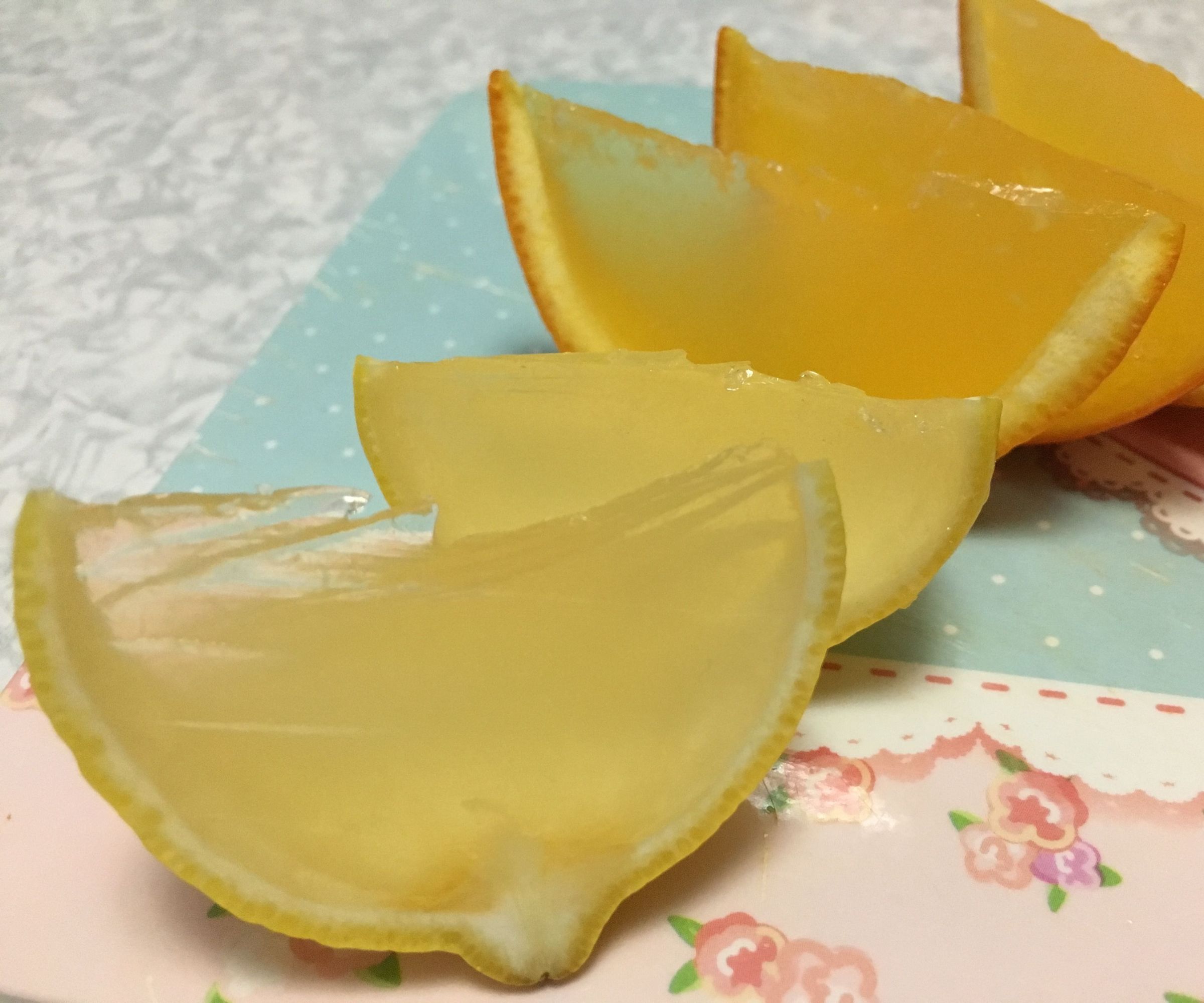 Fresh Juice Jelly in the Peel