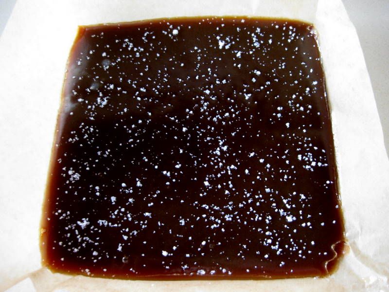 Distinguished Gentlemans Burnt Whiskey Caramel