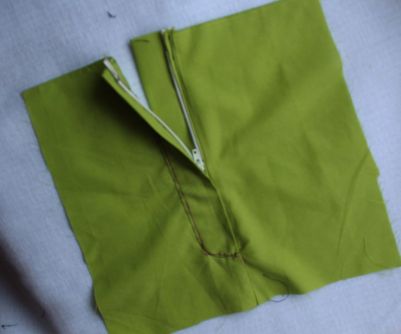How to Sew a Zip on Jeans.