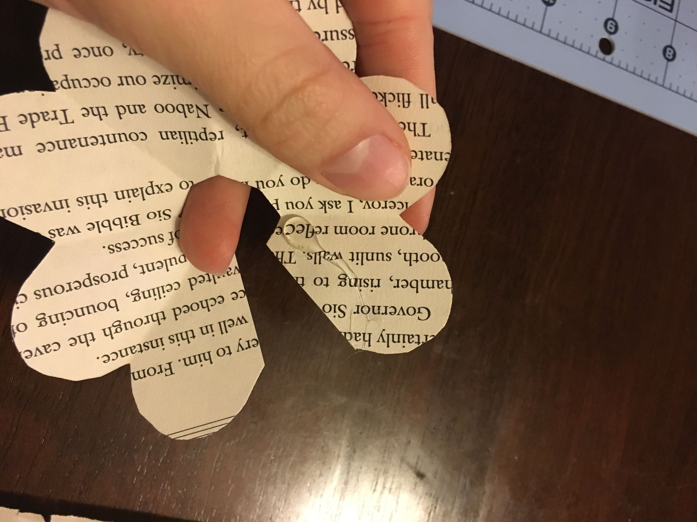 How to Make Book Page Flowers : 7 Steps (with Pictures) - Instructables