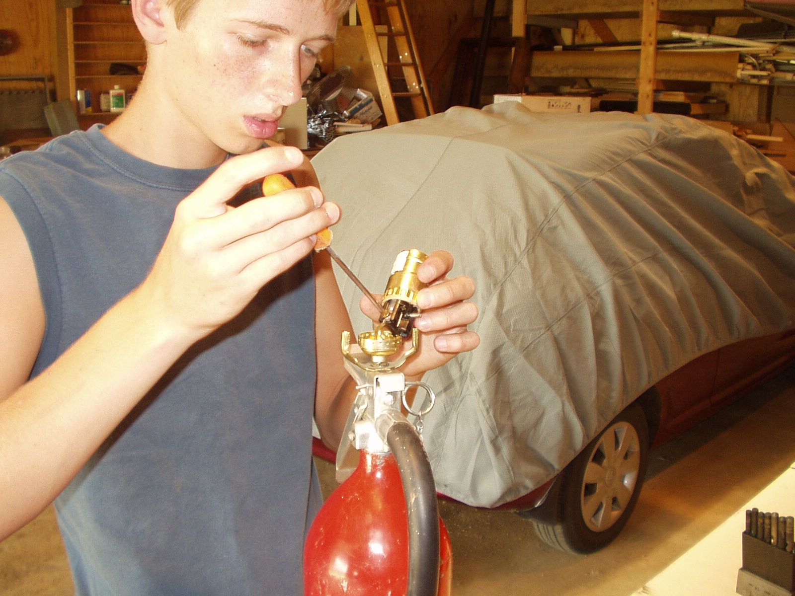 Fire Extinguisher Lamp : 5 Steps - Instructables