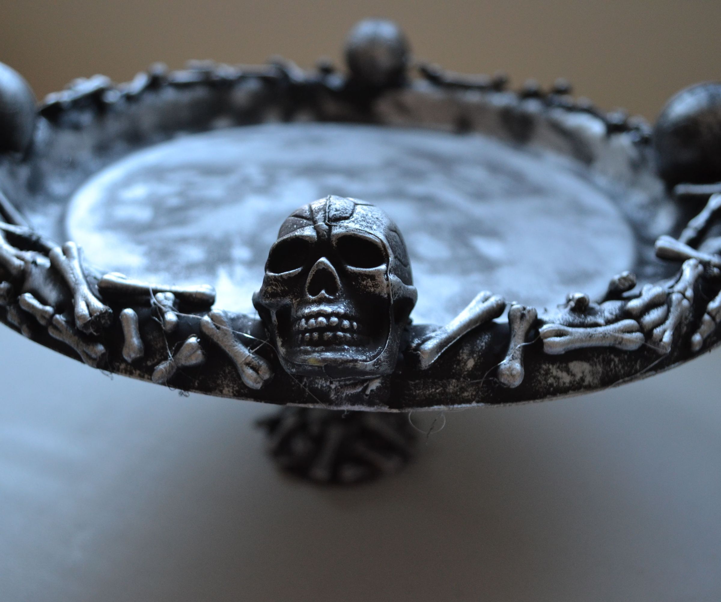 halloween cake stand