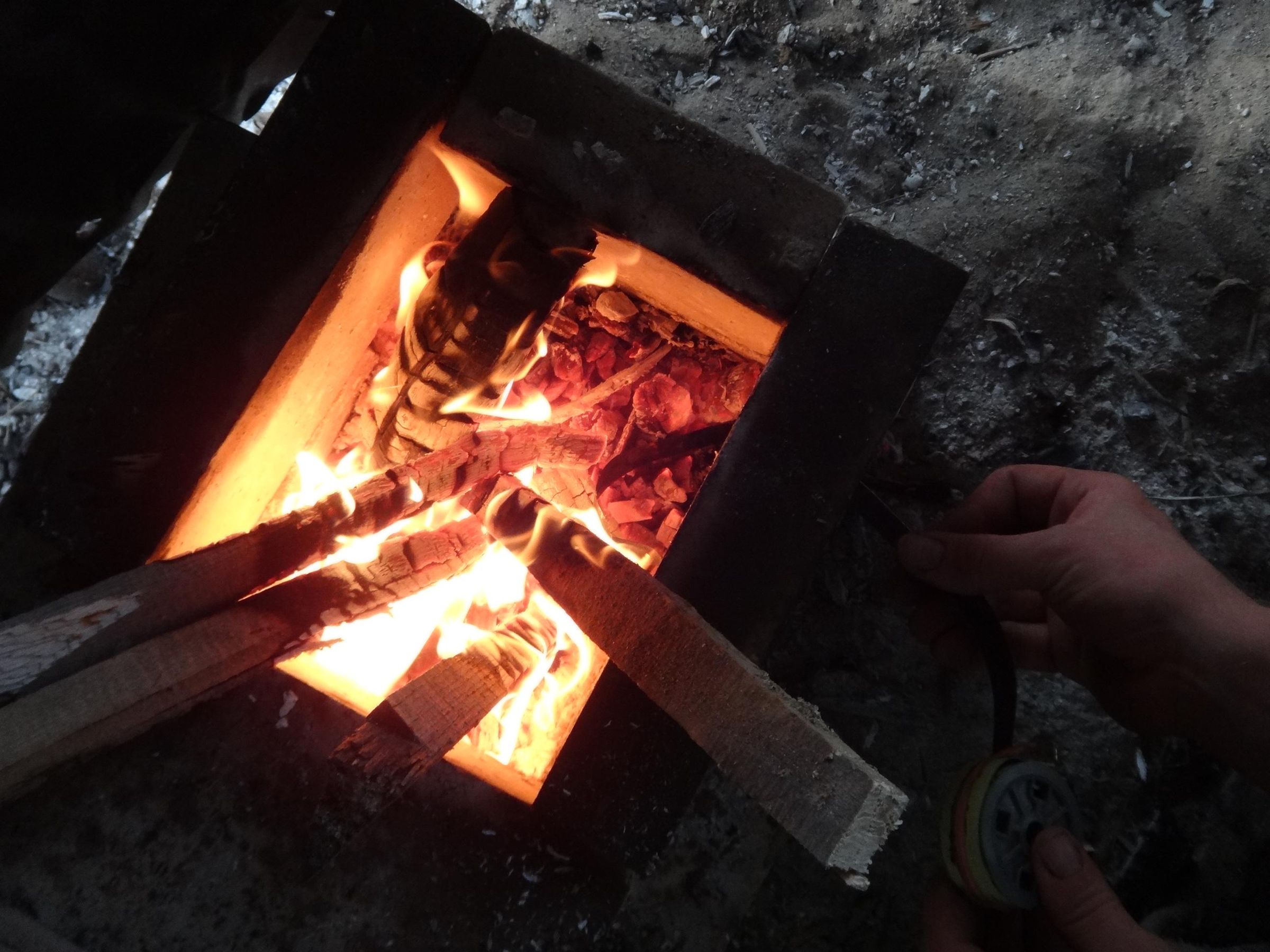 How to Fix a Measuring Tape That Won't Retract (Broken Spring) 5