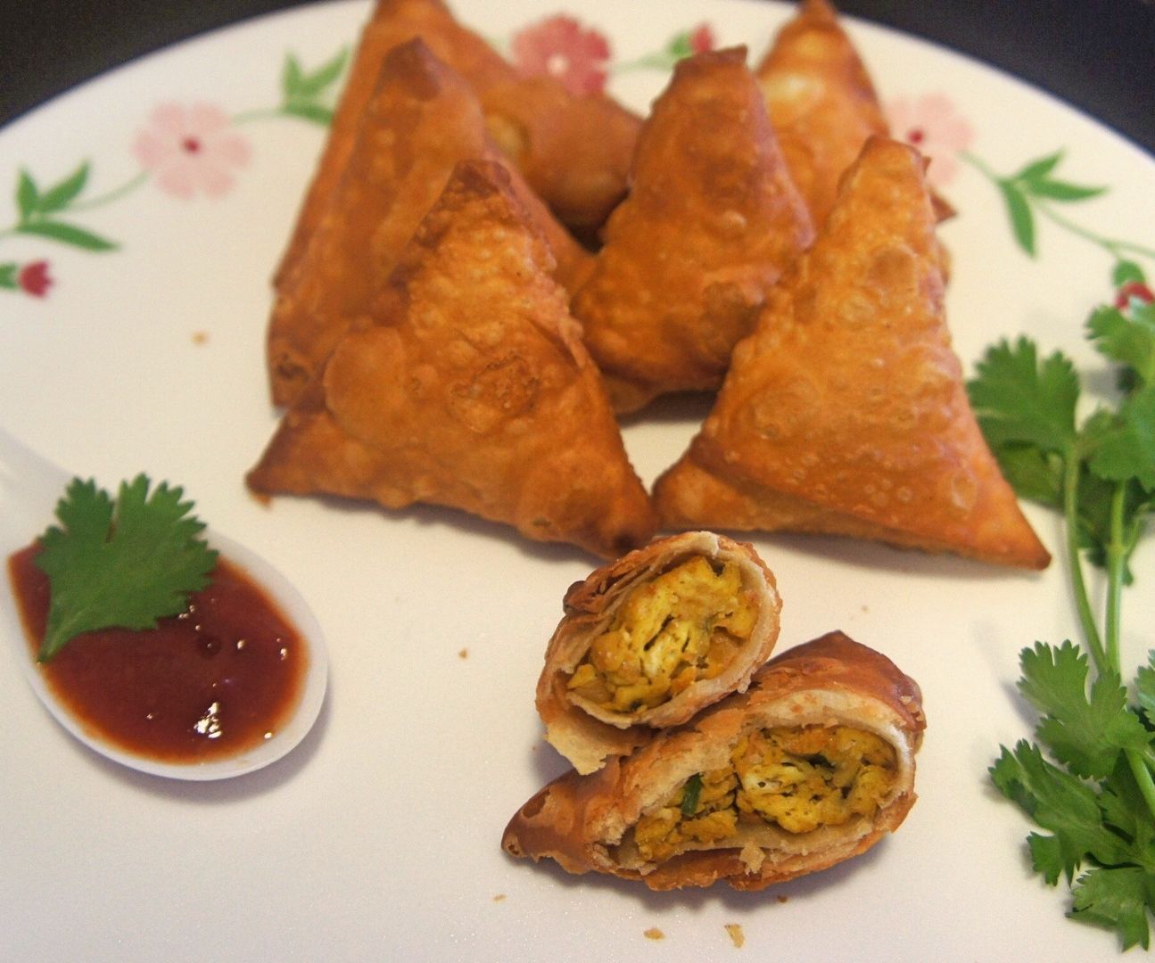 Scrambled Egg Mini Samosas
