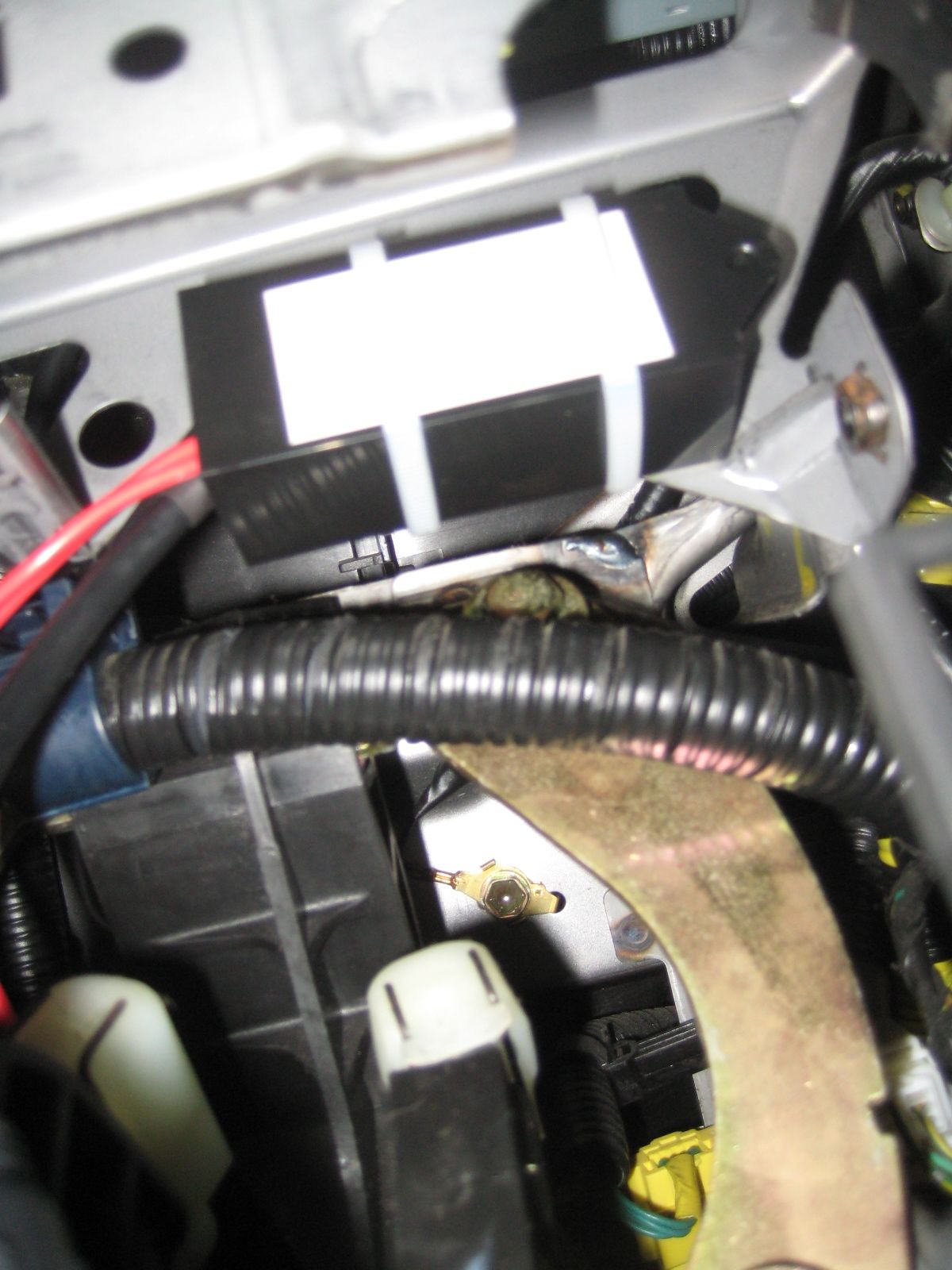 How to Install Sound System in Car IPhone or IPod 6 Steps