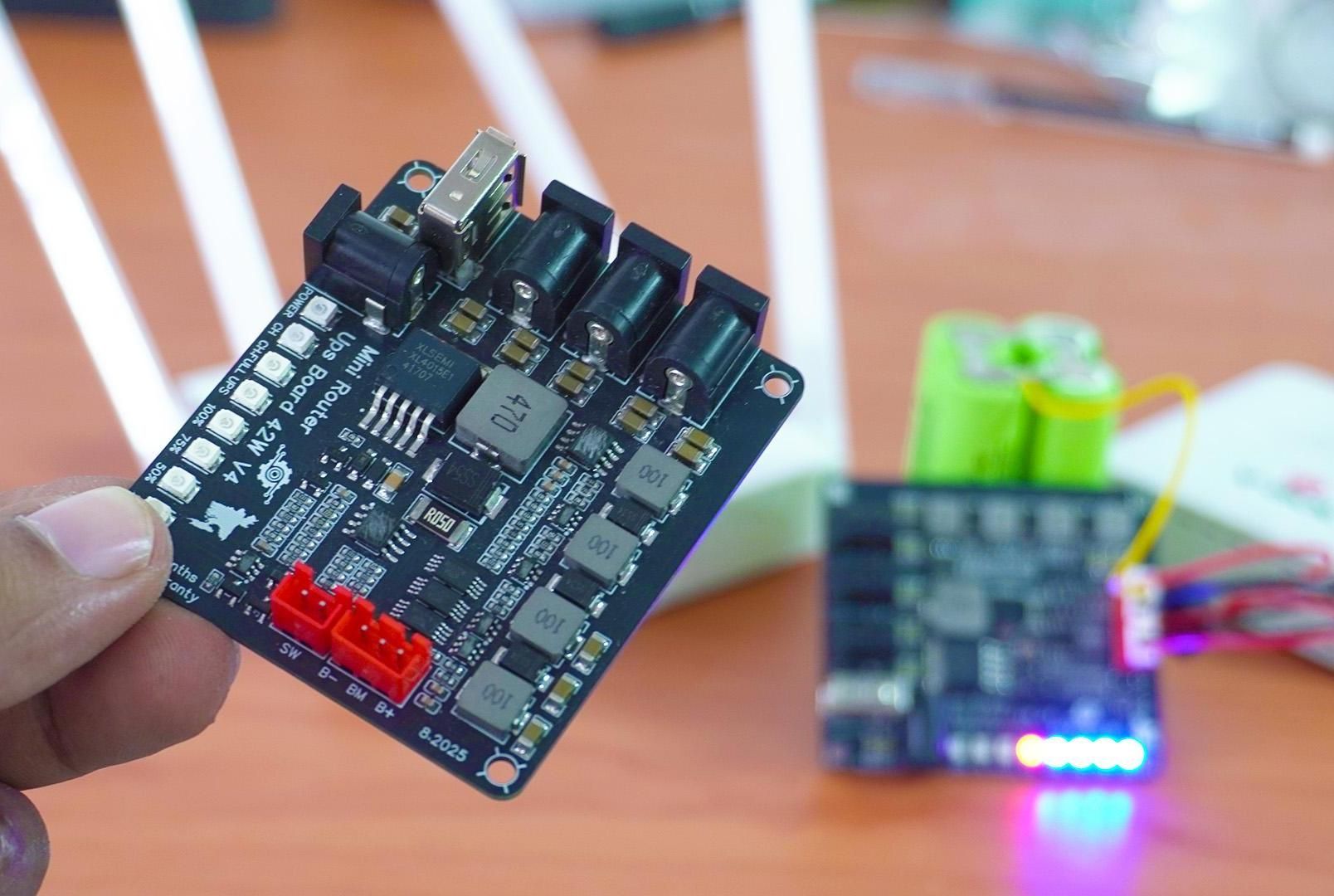 🔋 DIY Wi-Fi Router UPS With Auto Changeover