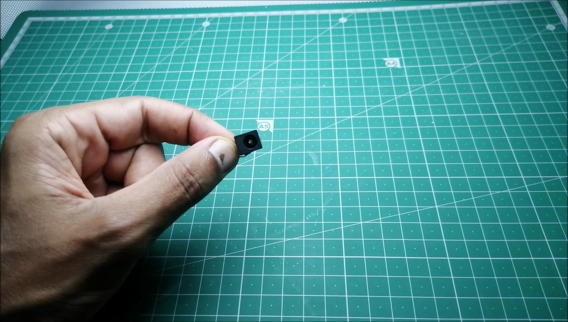 How to Make Automatic Pencil Sharpener Using Recycled Materials 5