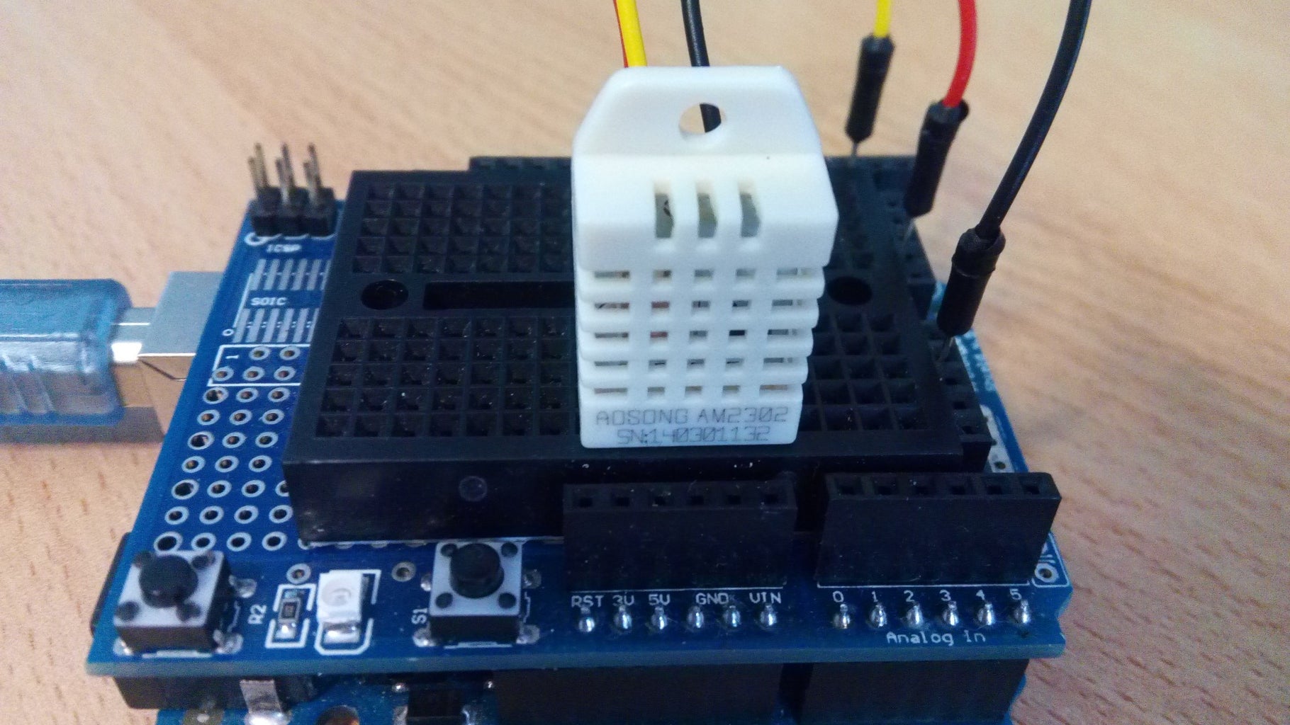 How to Use DHT-22 Sensor - Arduino Tutorial