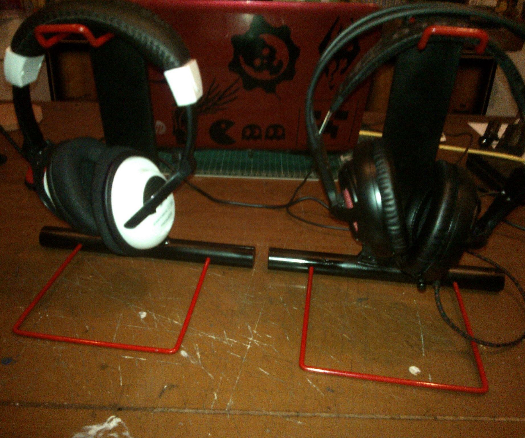 How to Make a Headphones Stand