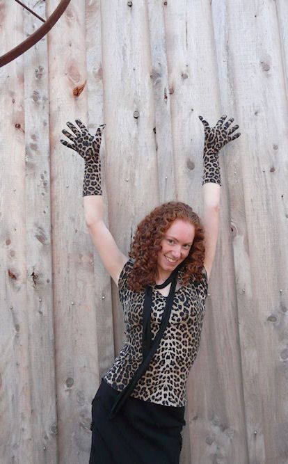 Matching Gloves and Top Made From a Long-sleeved Shirt