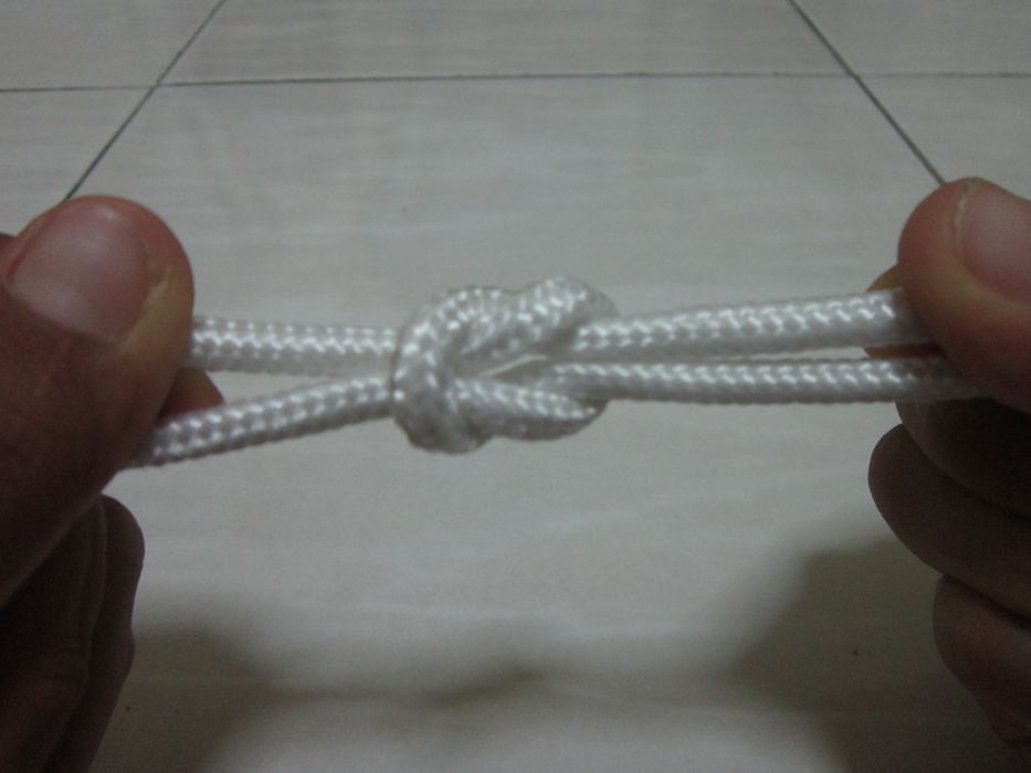 How to Tie a Reef Knot : 4 Steps - Instructables