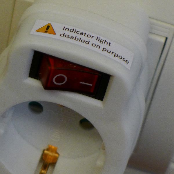 Hack a Power Outlet Kill-switch