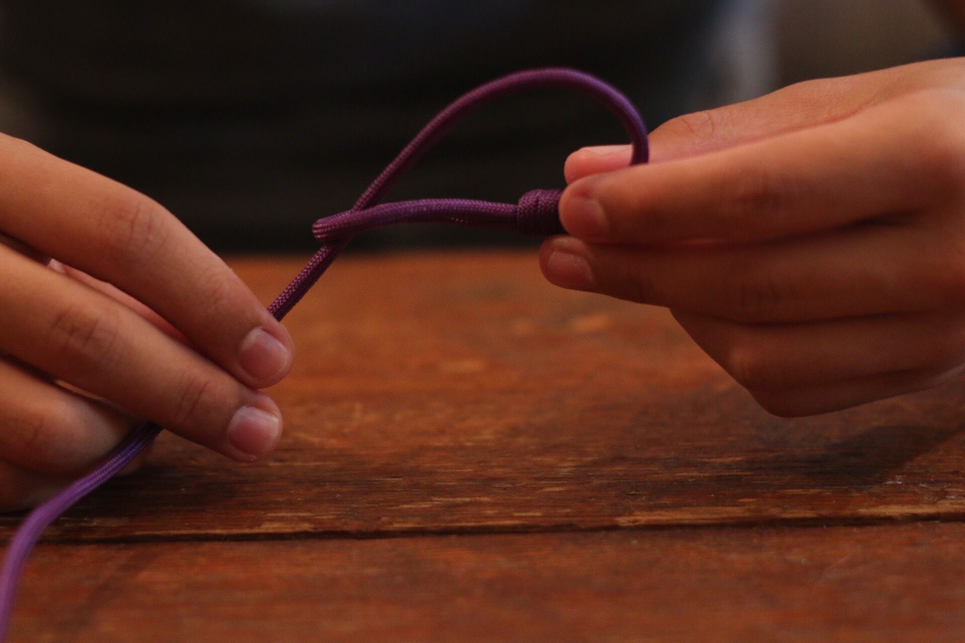 Paracord Noose Bracelet (tutorial) 5 Steps Instructables
