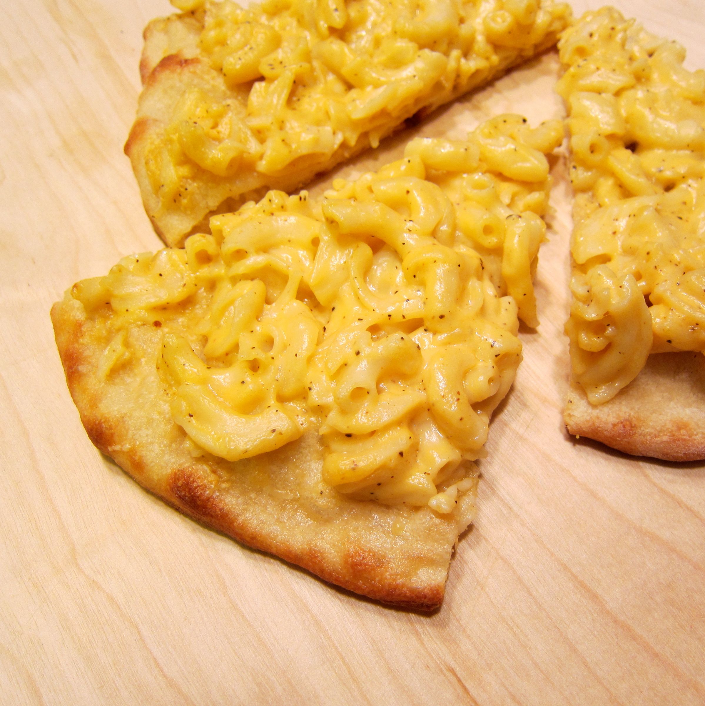 Woldini's Famous Mac N' Cheese Pizza