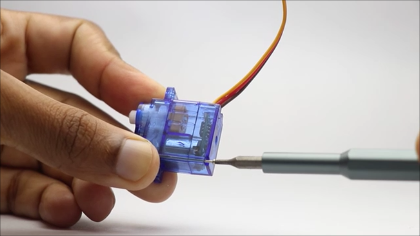 Modifying the Servo Motor Gears