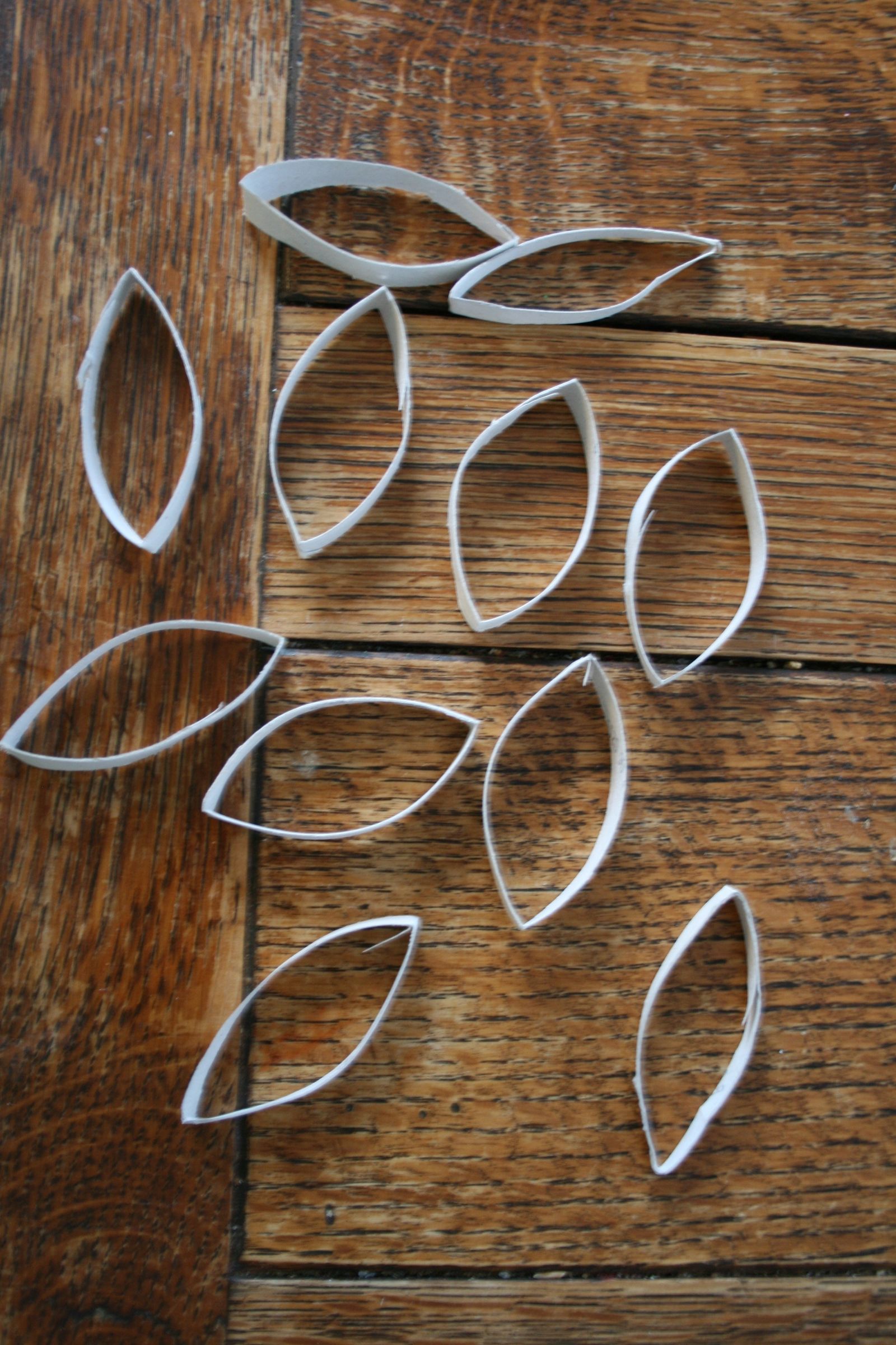 Decorative Cardboard Tube Flower 4 Steps Instructables