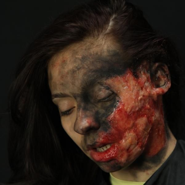 Create a REALISTIC BURN Using Makeup