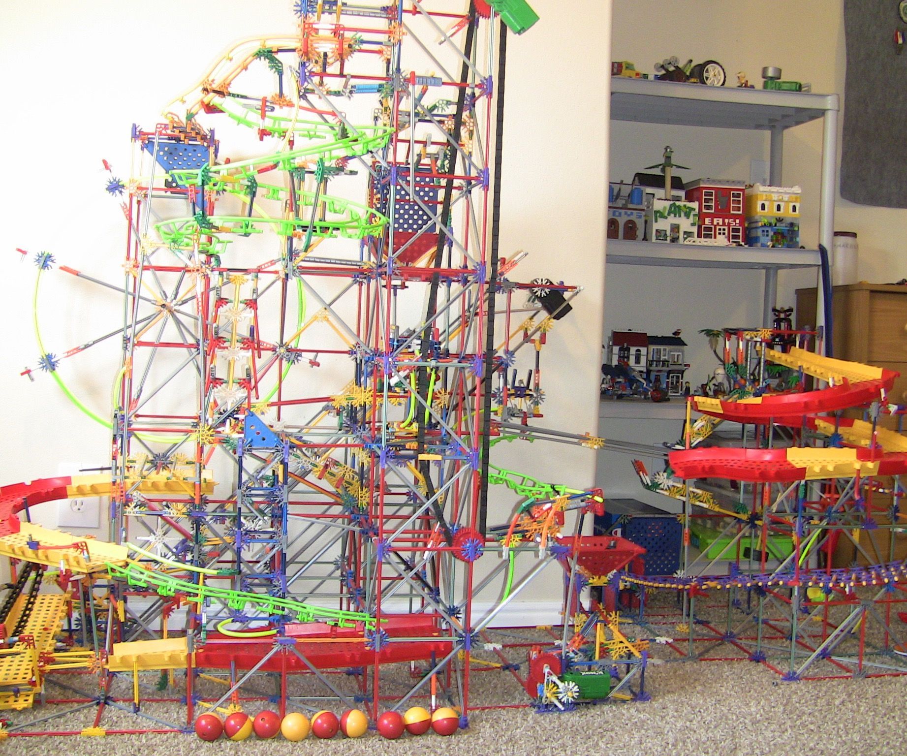 Equipoise: A K'nex Ball Machine
