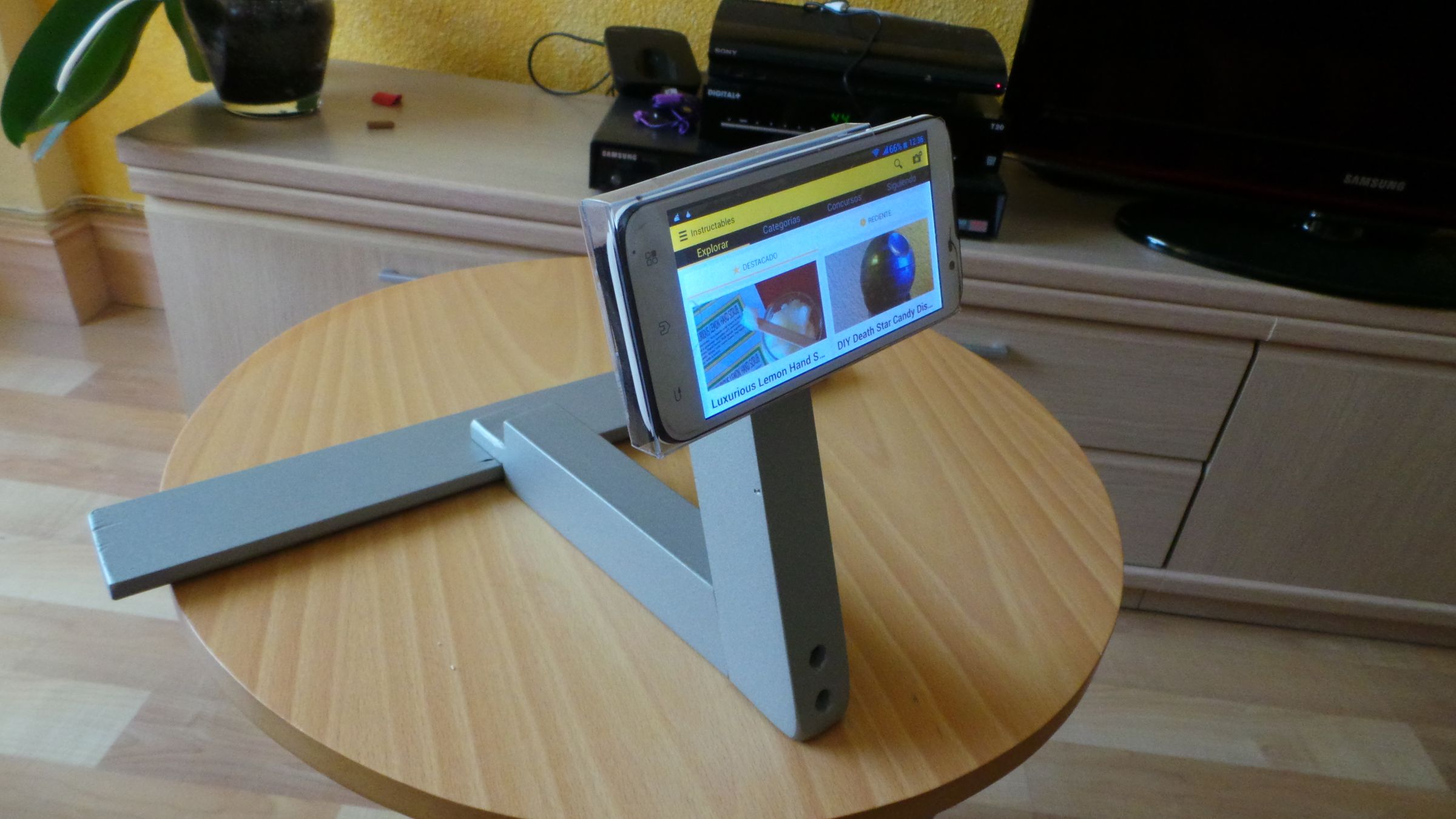 Soporte Para Ver Tu Smartphone En El Sofa