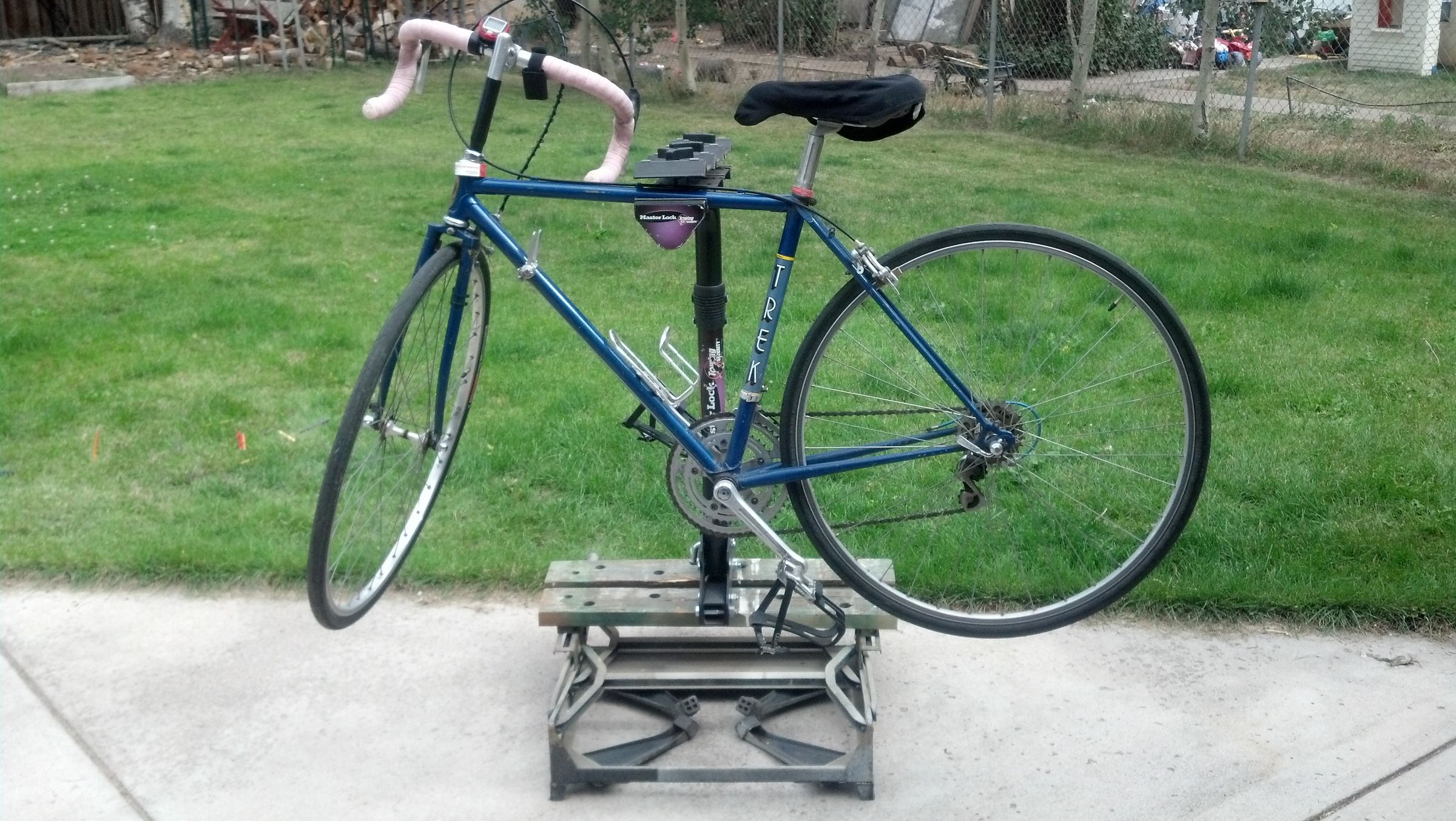 Quck and Easy Bicycle Repair Stand