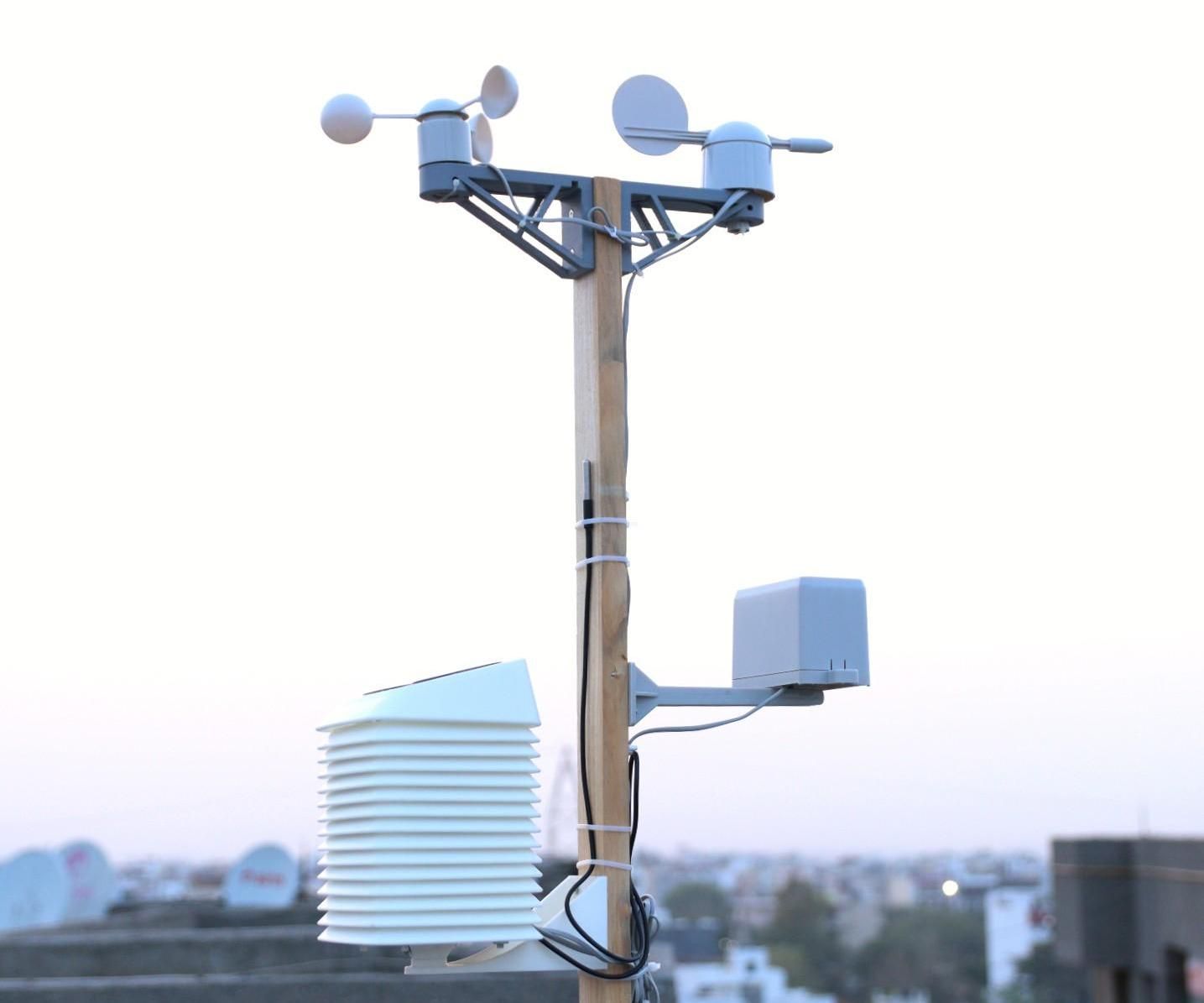 Solar Powered WiFi Weather Station V3.0