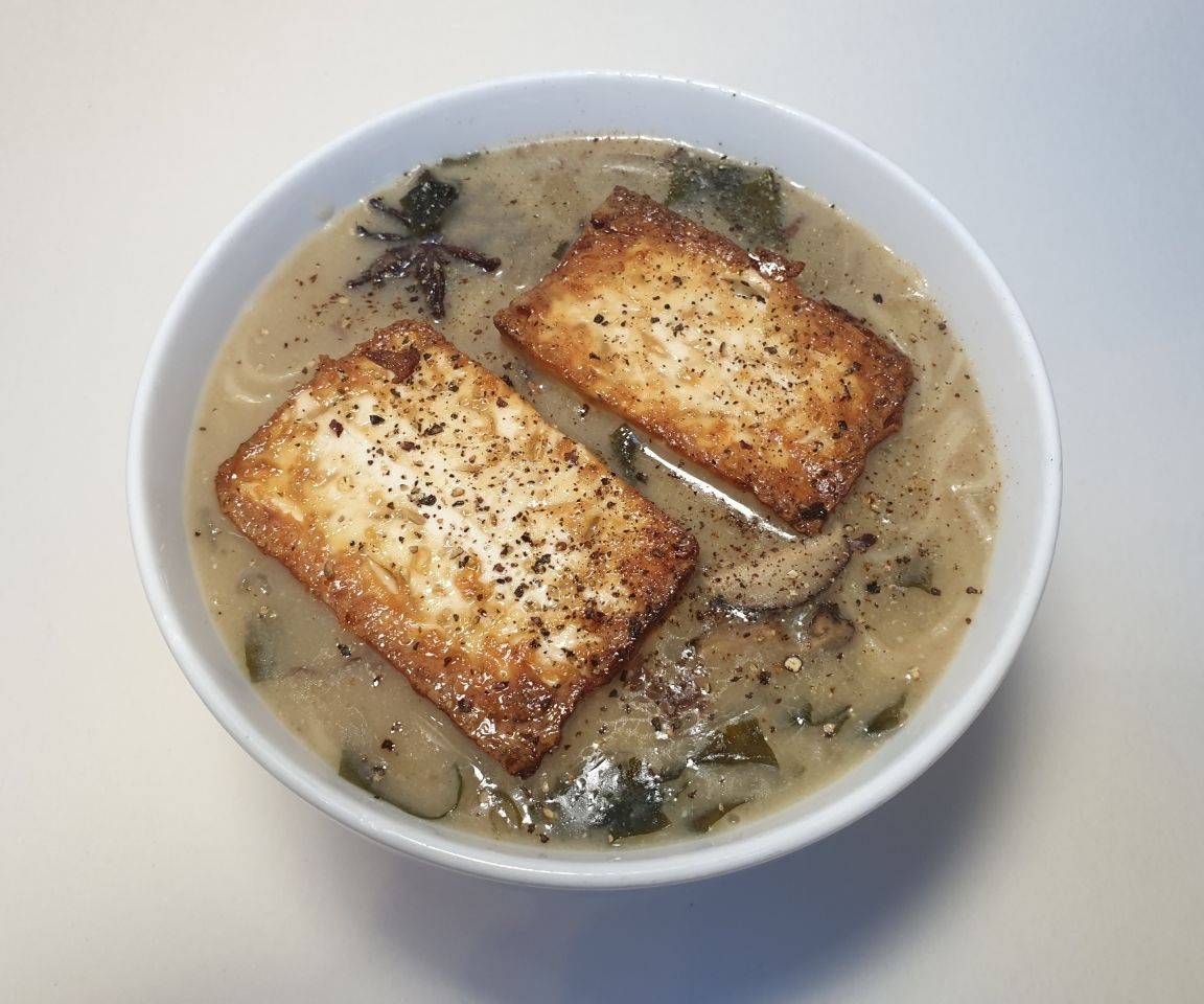 How to Make Japanese Tofu and Noodle Soup