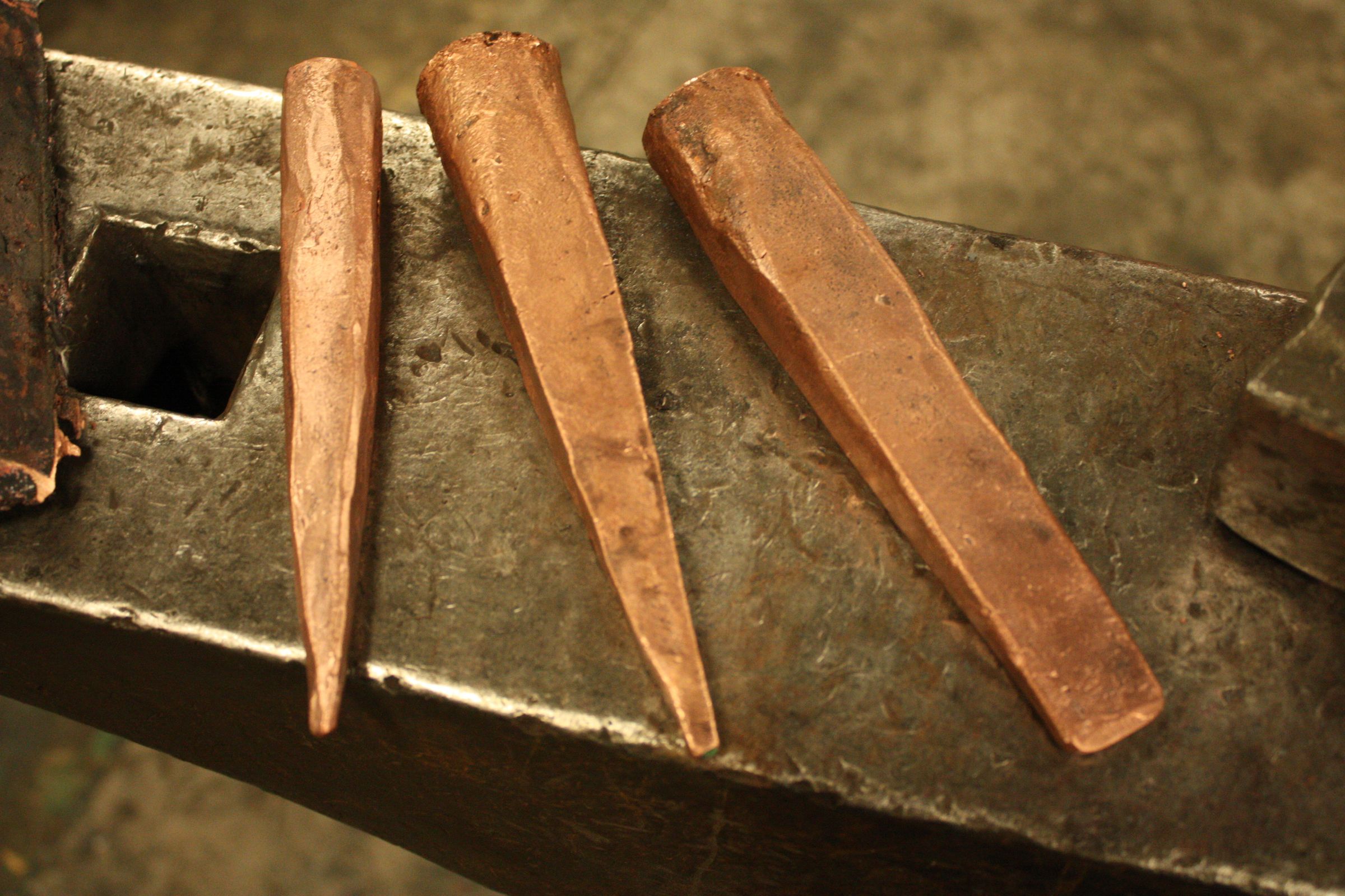 Blacksmithing Ancient Egyptian Copper Chisels 6 Steps (with Pictures