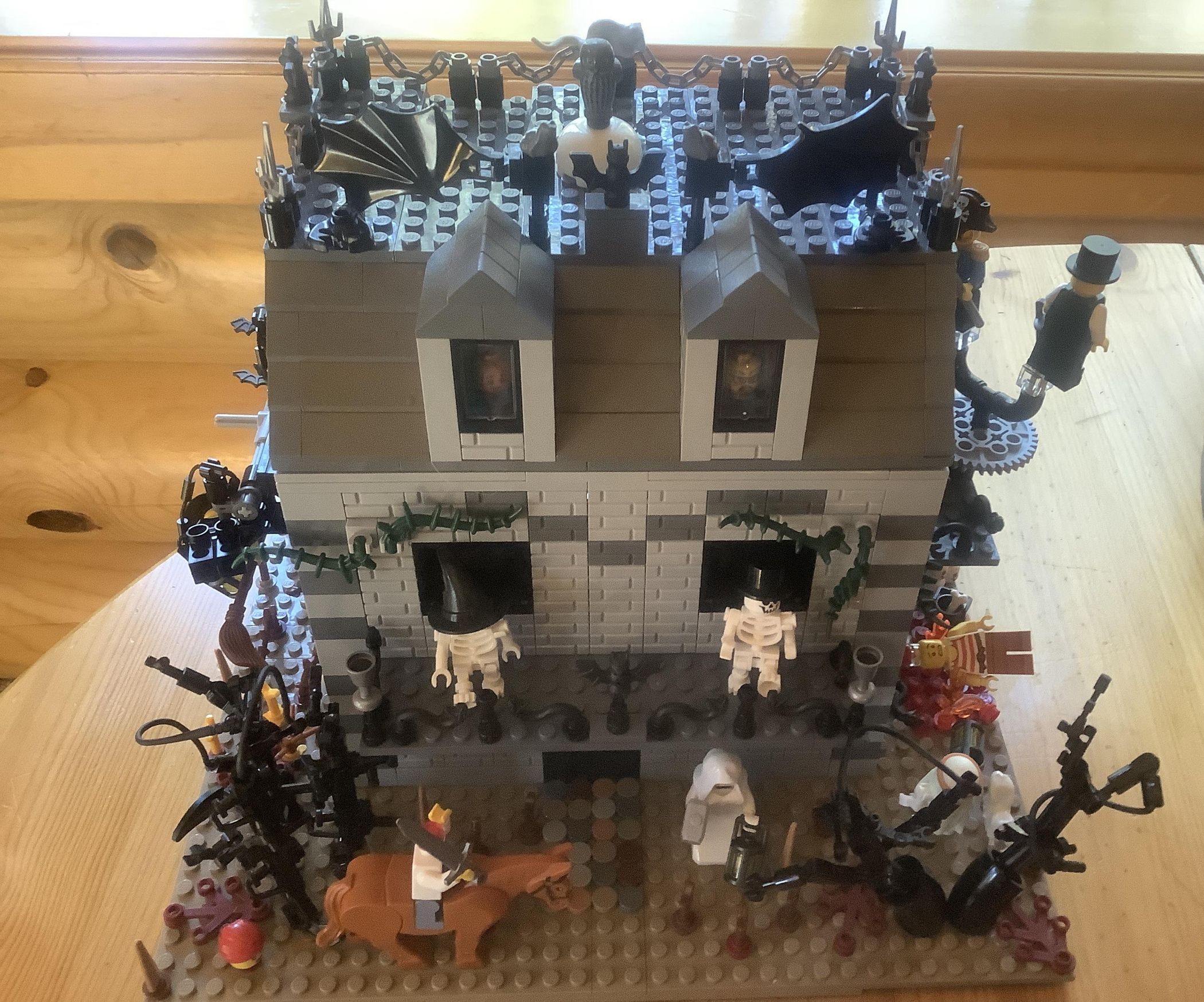 Table Top Lego Haunted House Using Mindstorms Robot Inventor