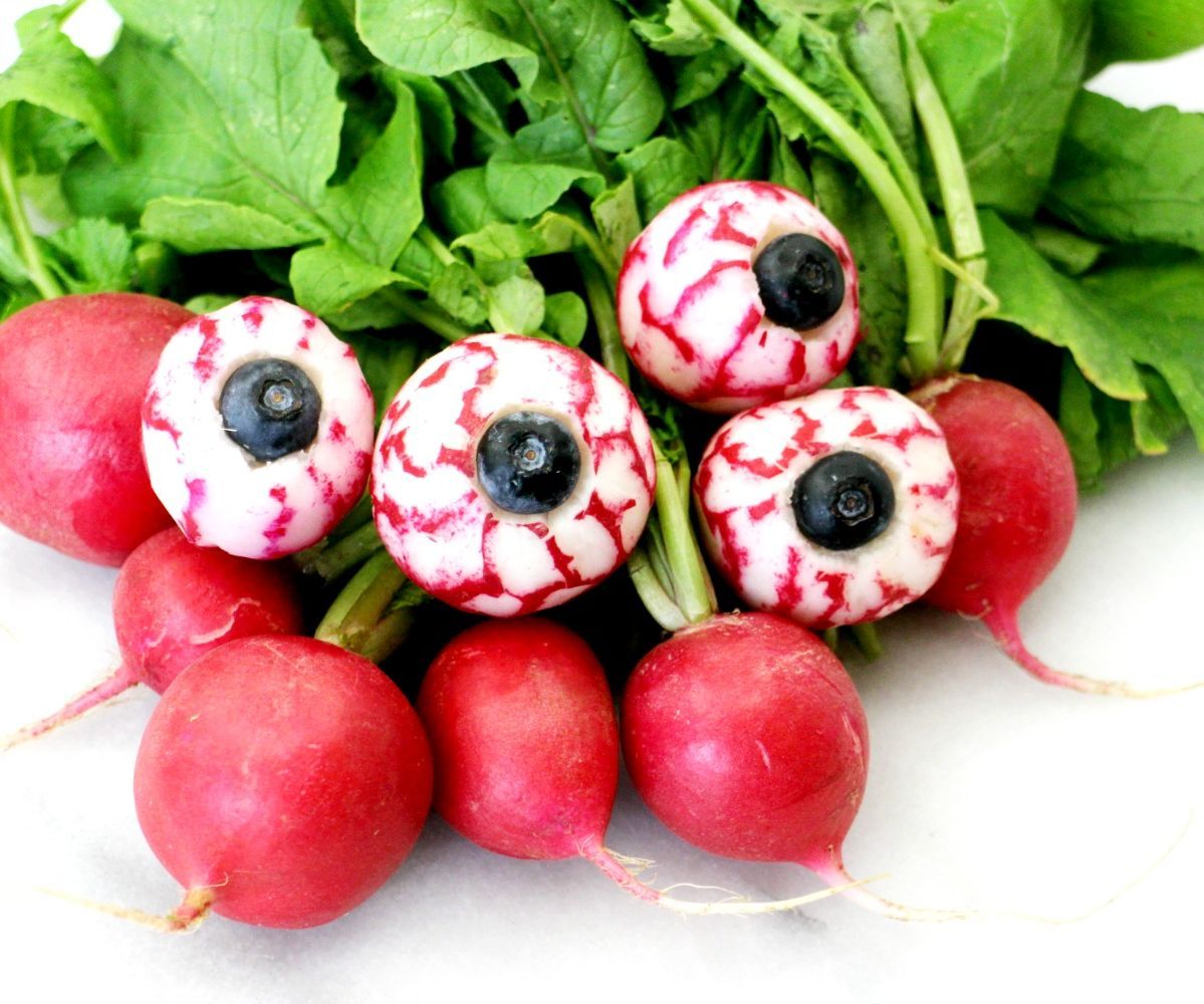 Spooky Edible Eyeballs