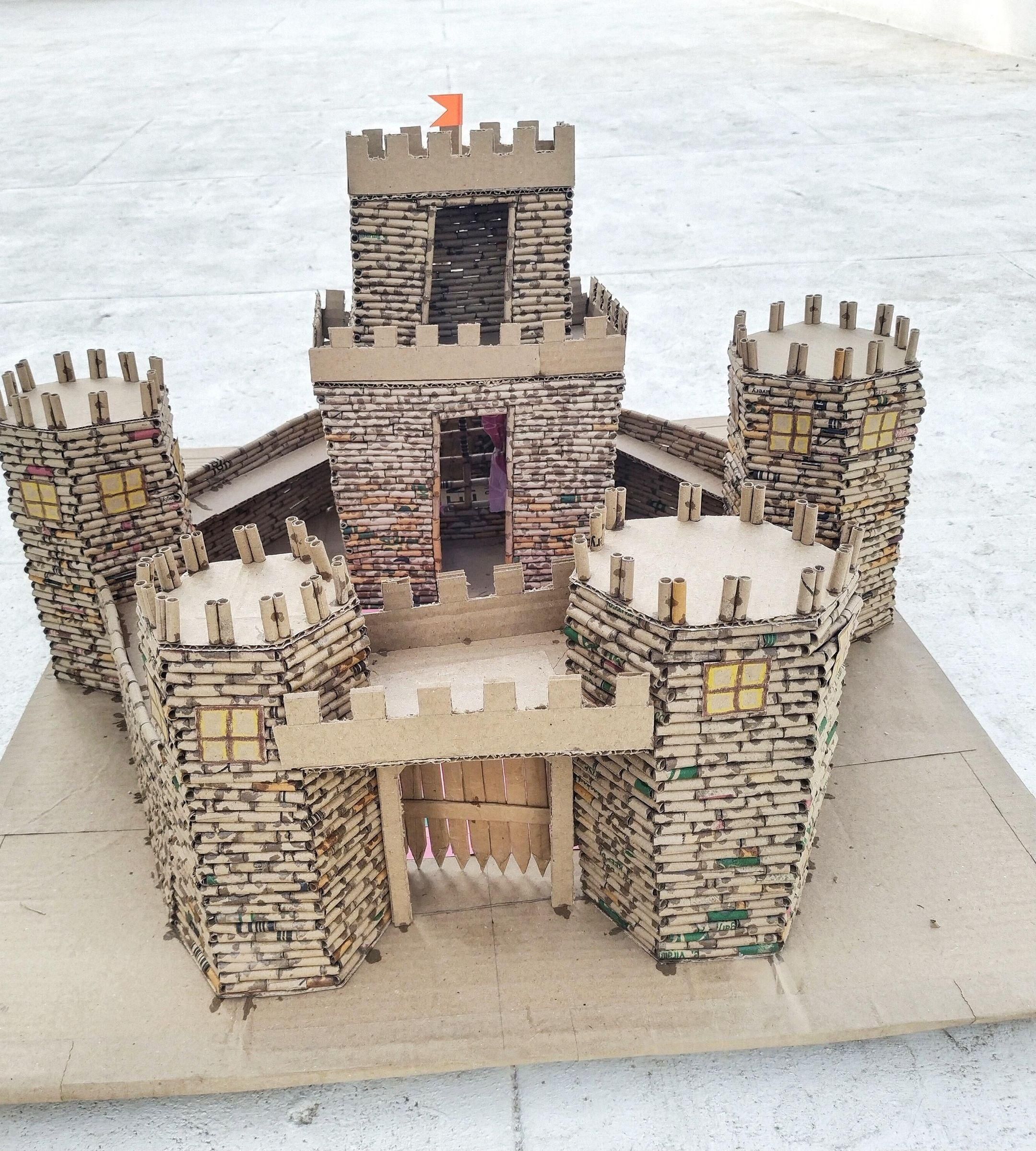 TUBE CASTLE