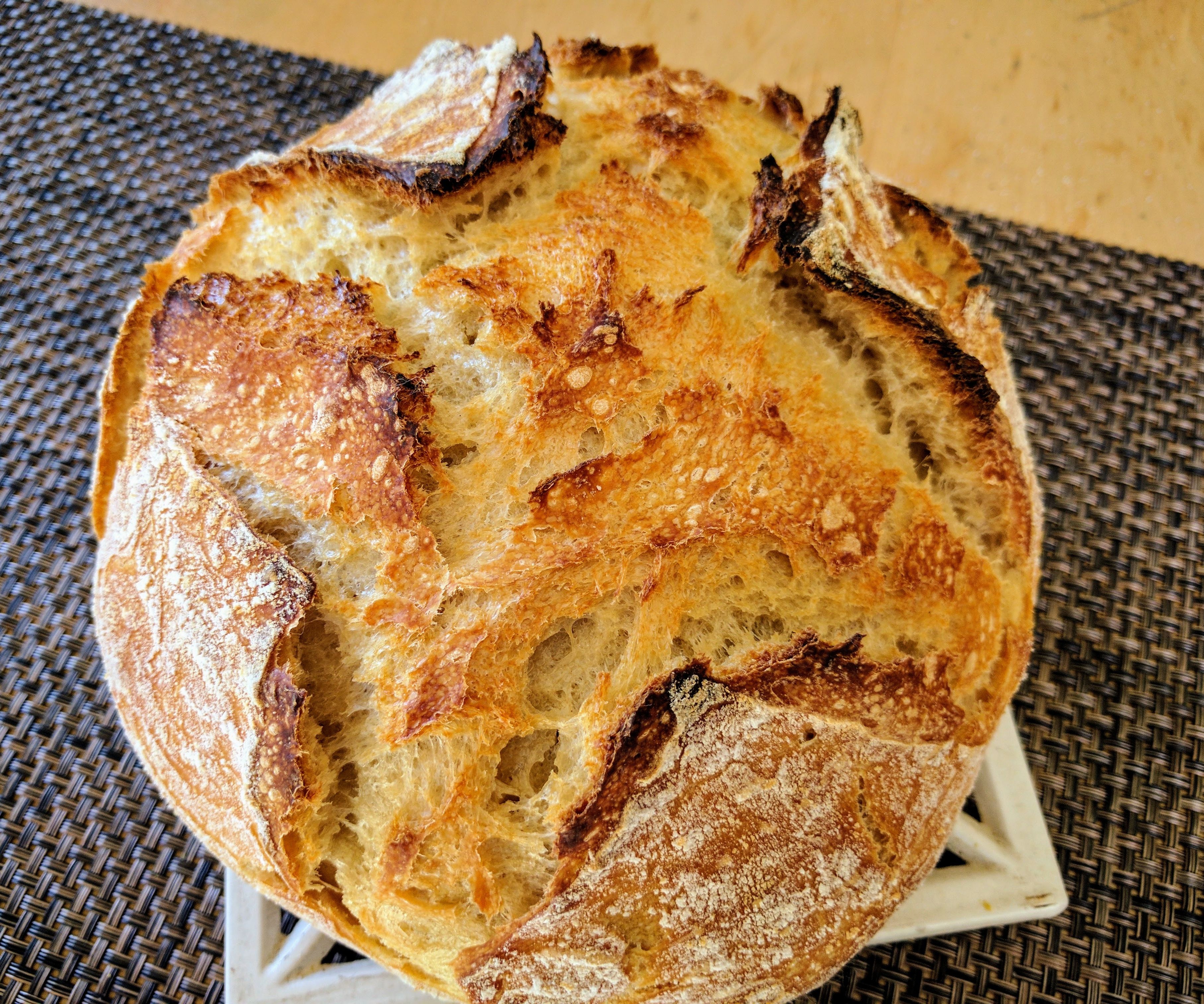 Super Easy No-knead Sourdough Bread