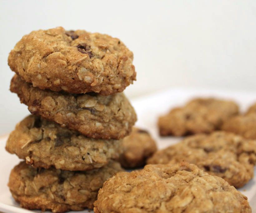 Healthy Oatmeal Chocolate Chip Cookies