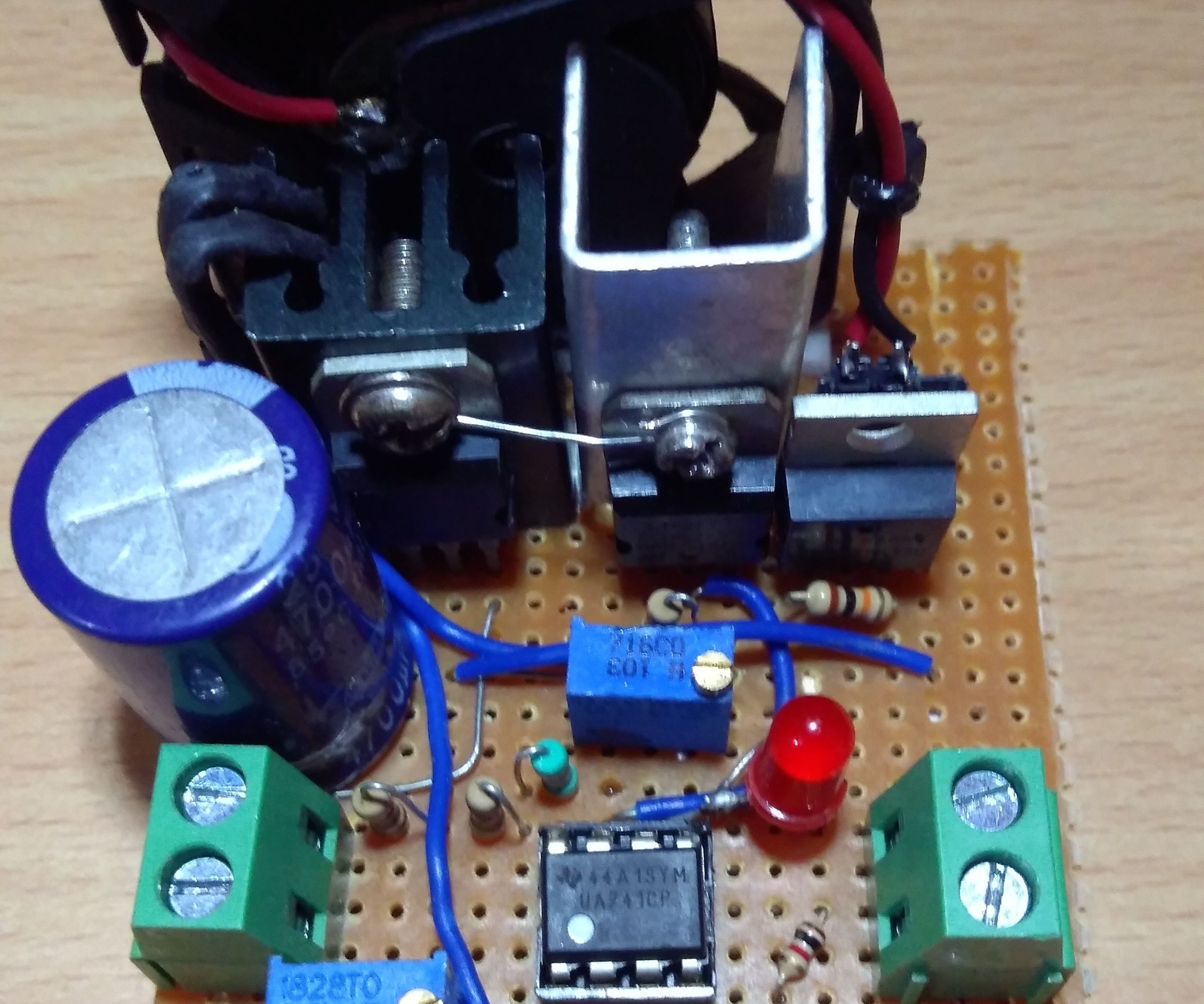 Linear Variable Voltage Regulator 1-20 V