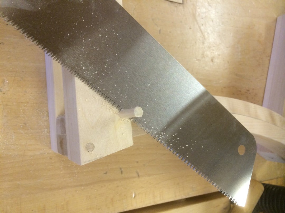 Put Together the Legs With the Support Rail