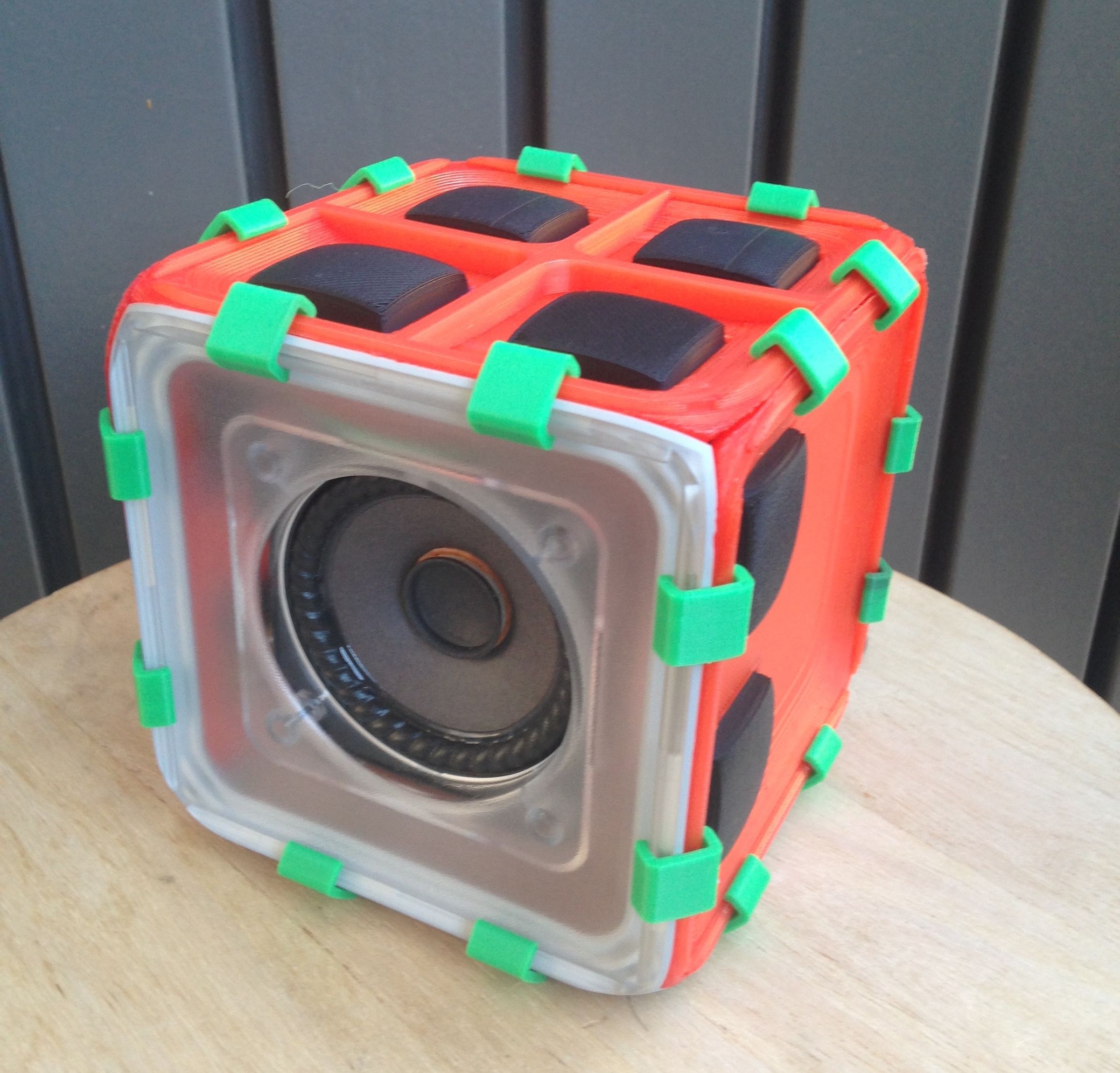 BOSEbuild Speaker Beats Cube