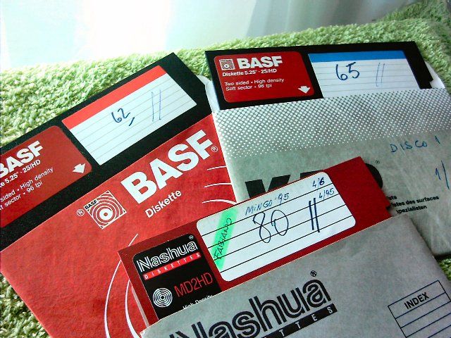 CD-Cases Made With Old 5 1/4 Floppy Disks