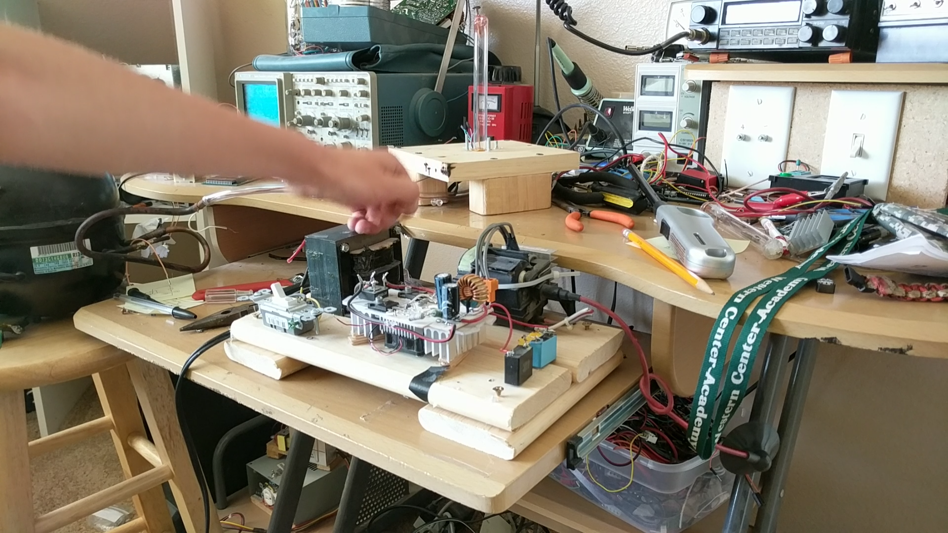 DIY Cathode Ray Tube: Interacting With Electrons : 12 Steps (with ...