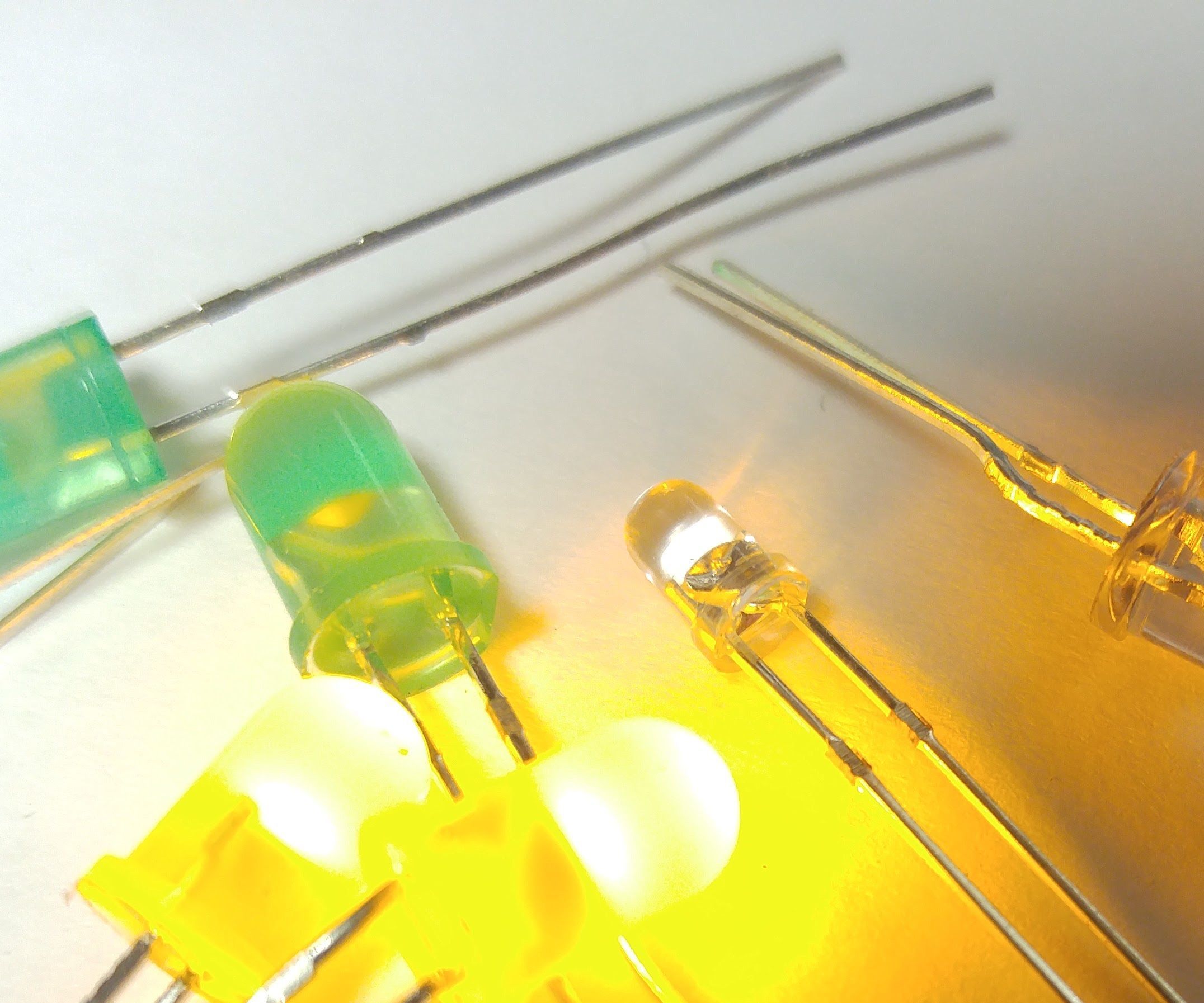 Connecting LEDs in Parallel to Power Them With Only 3 Volts