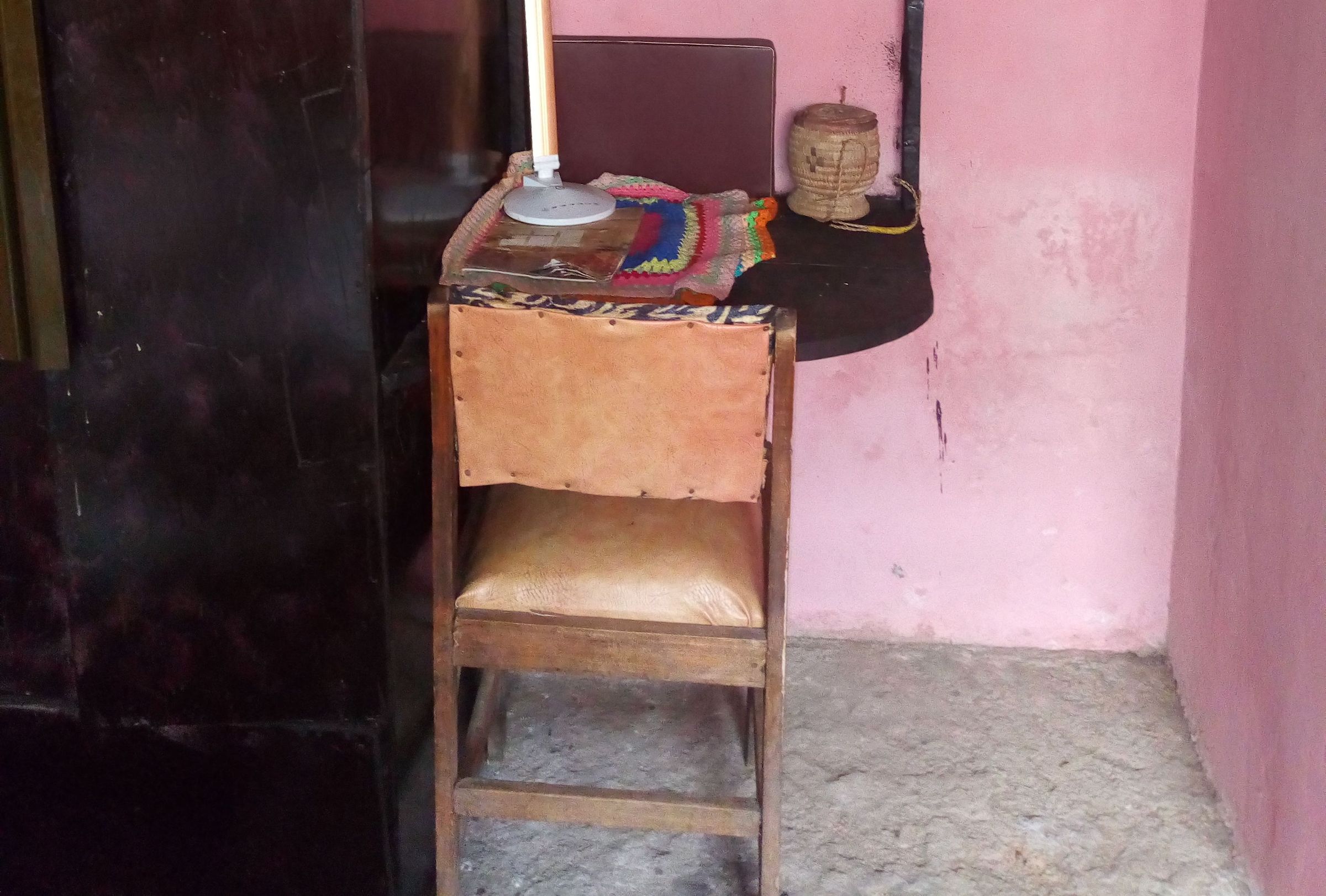 Adaptable Mini Floating Table and Shelf