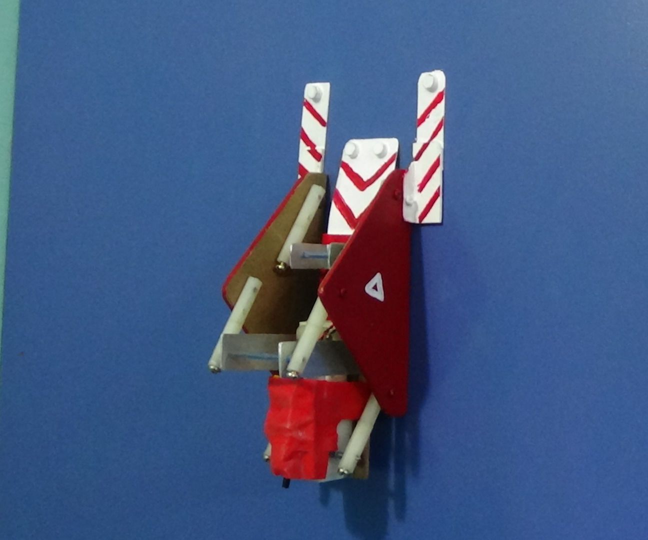 Iron Bar/wall Climbing Robot