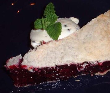 Quick and Tasty Homemade Blueberry Pie