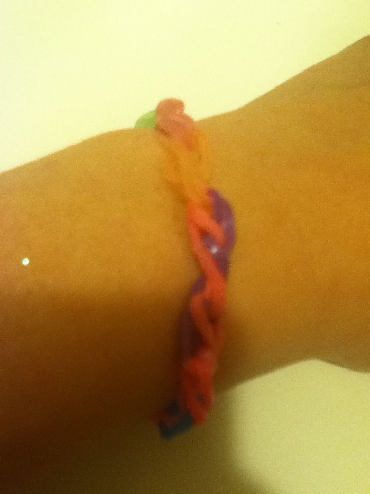 How To Make A Rainbow Loom Bracelet Without The Loom