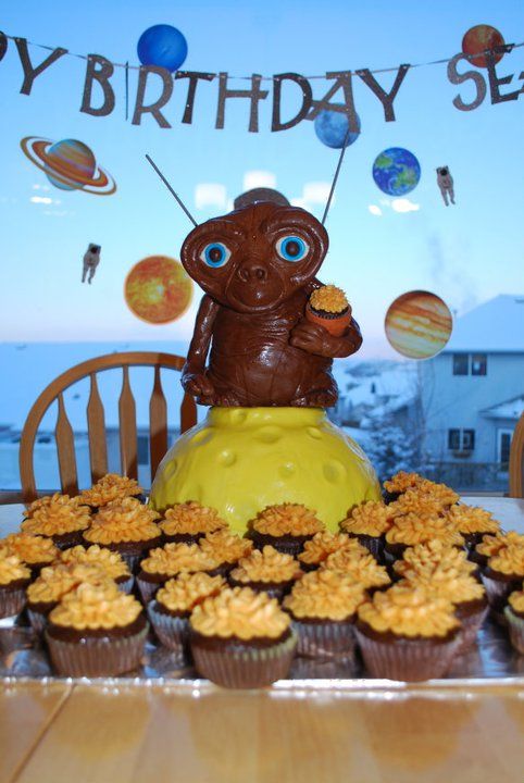 E.T. Cake & Birthday Theme