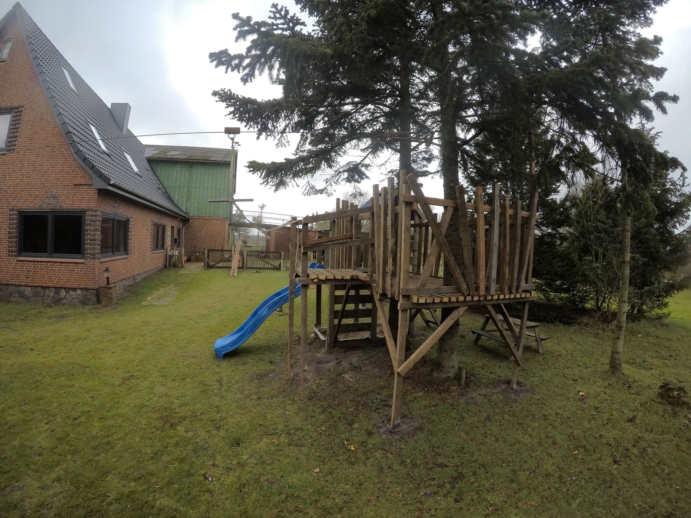 Kid's Zipline With Playhouse 3 Steps Instructables