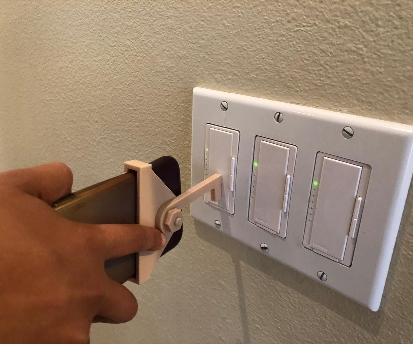 Phone Attachable Extra Finger 