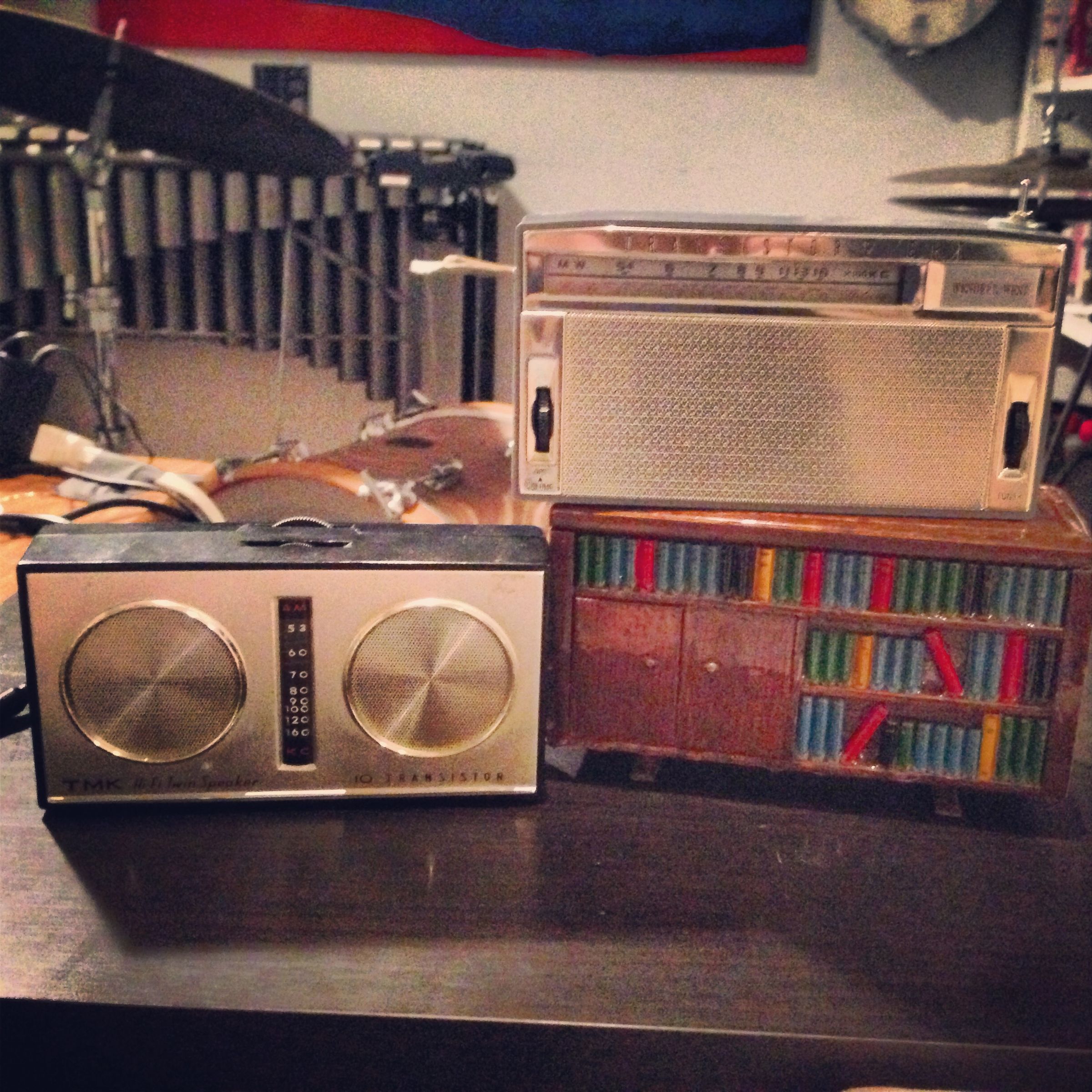 Arduino Music Box Inside a Vintage Transistor Radio